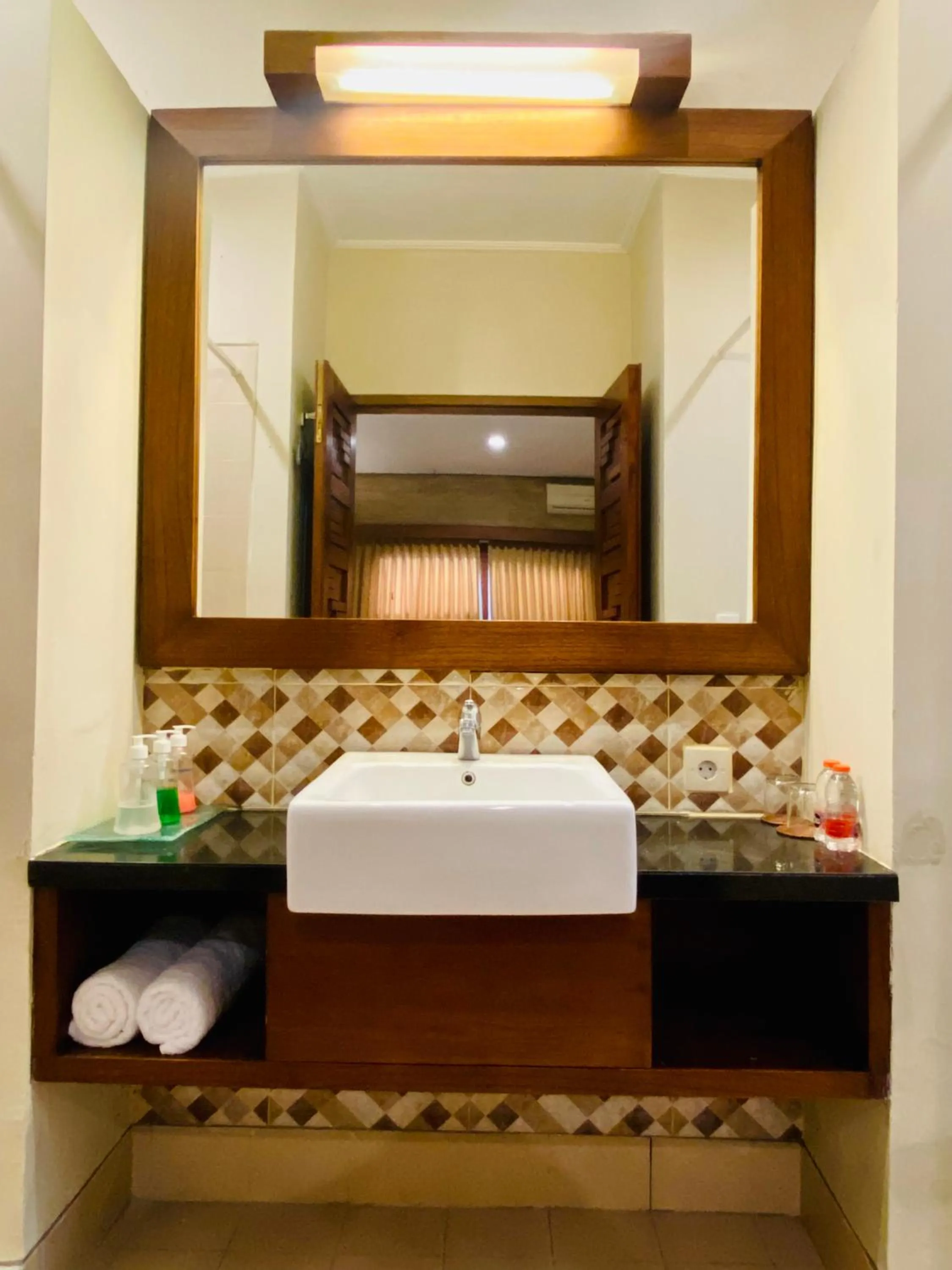 The Green Zhurga Suite Seminyak