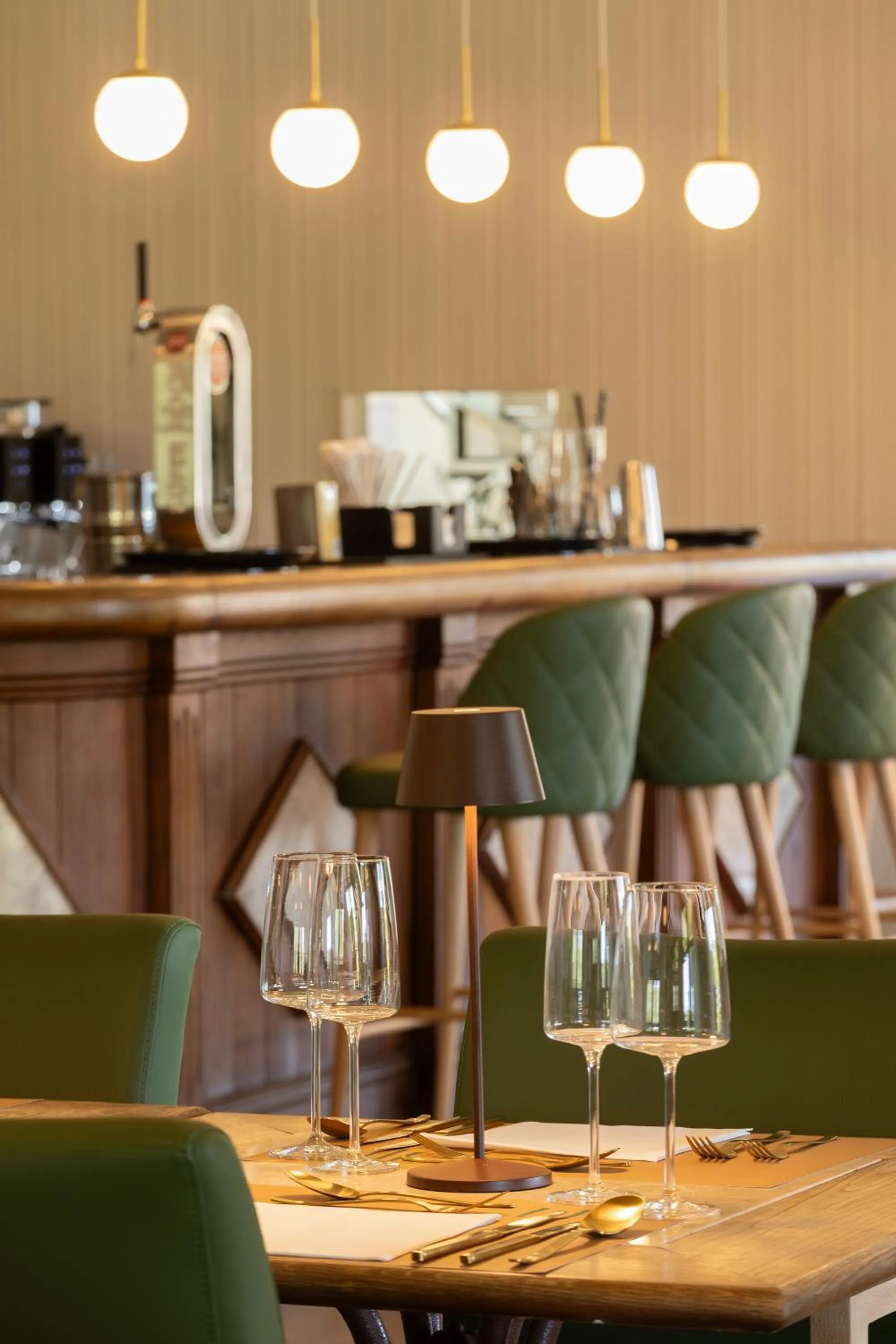 Restaurant/places to eat in Balaia Golf Village