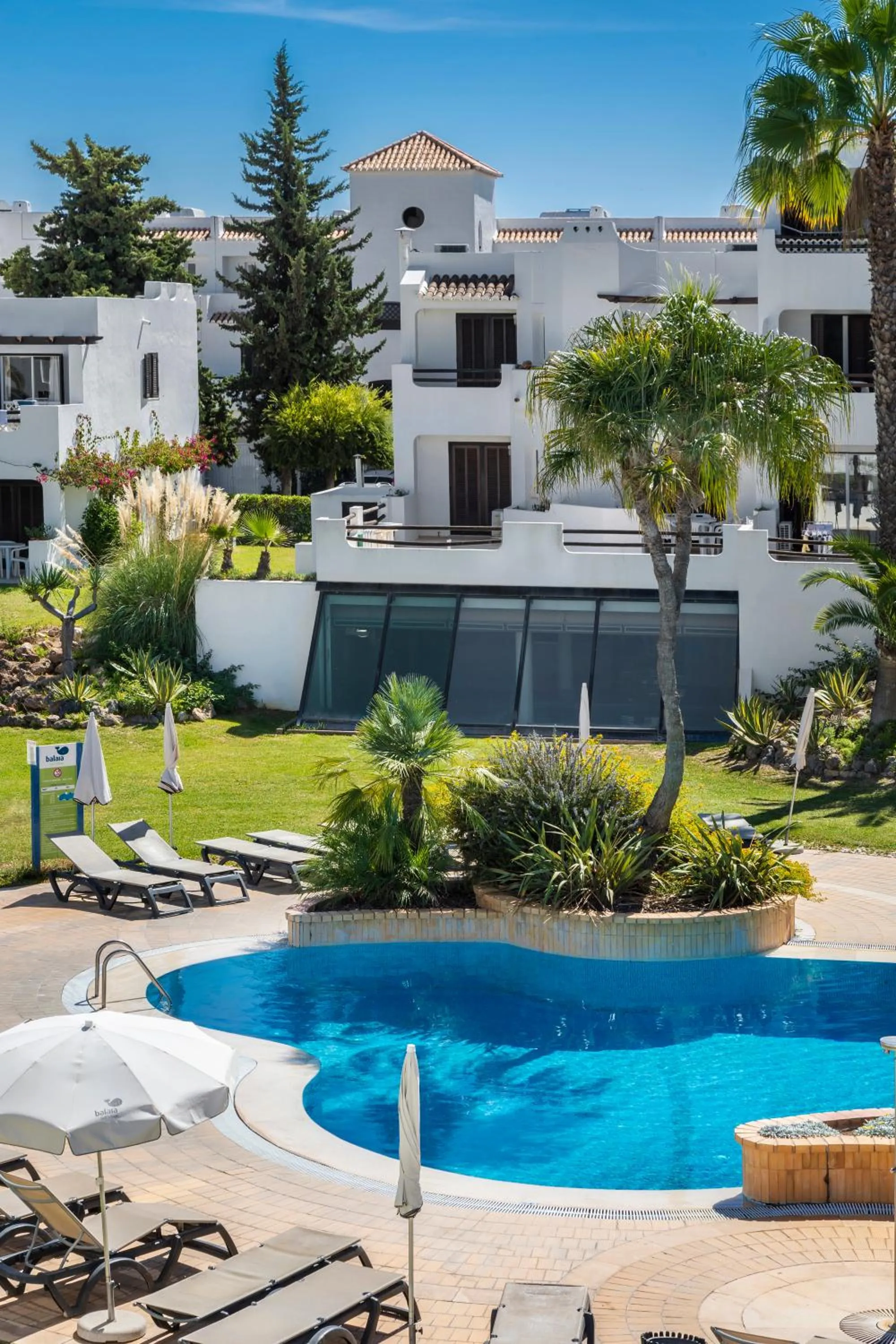 Swimming pool in Balaia Golf Village