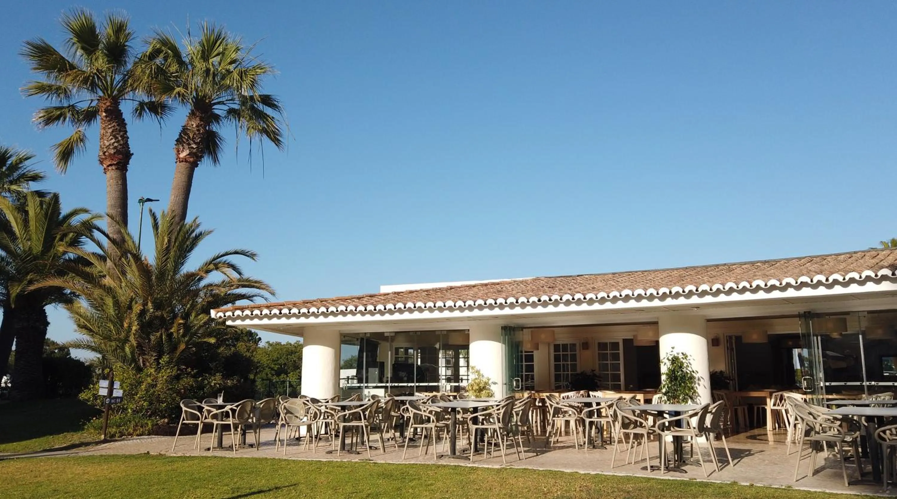 Restaurant/places to eat in Balaia Golf Village