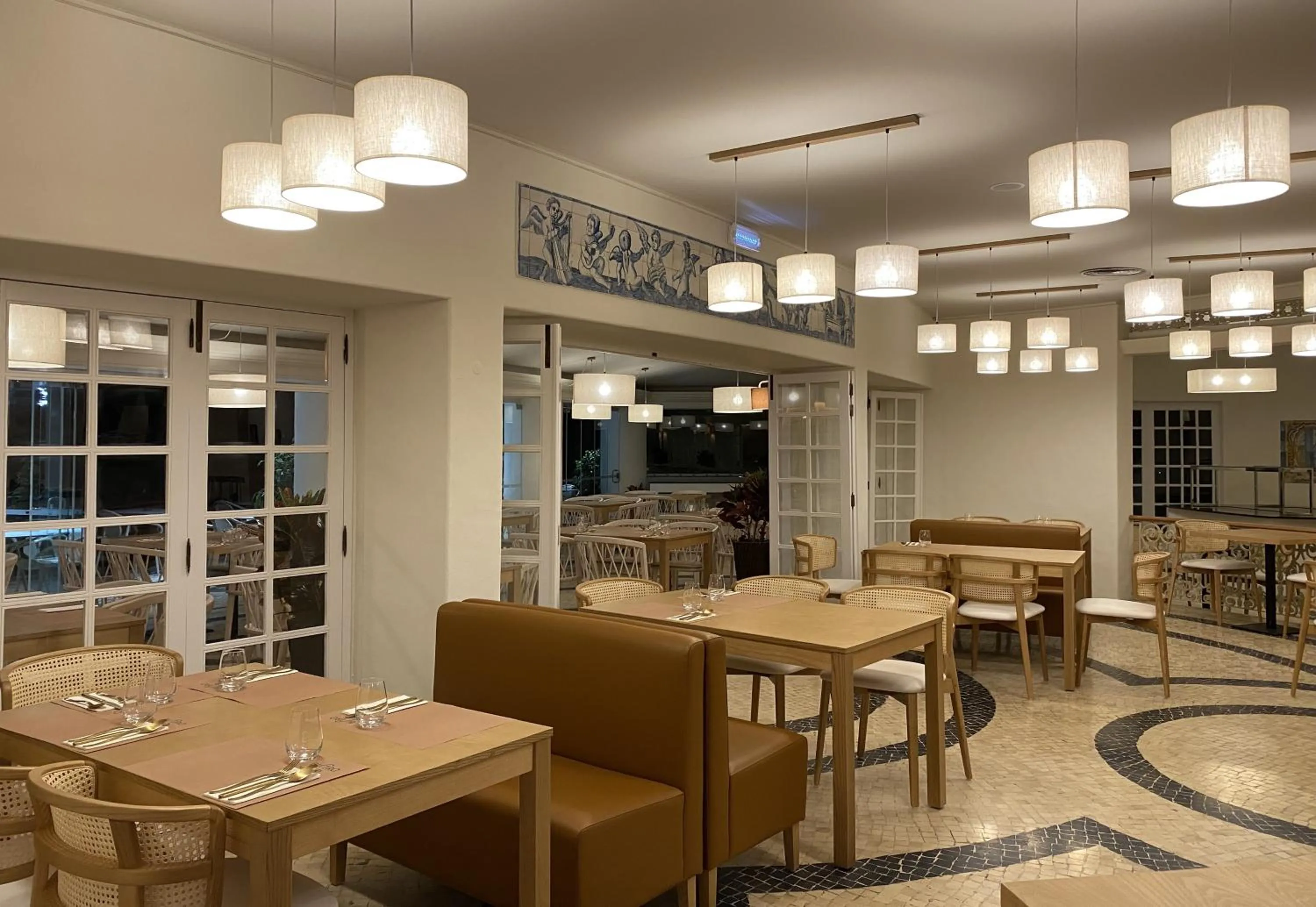 Restaurant/places to eat in Balaia Golf Village