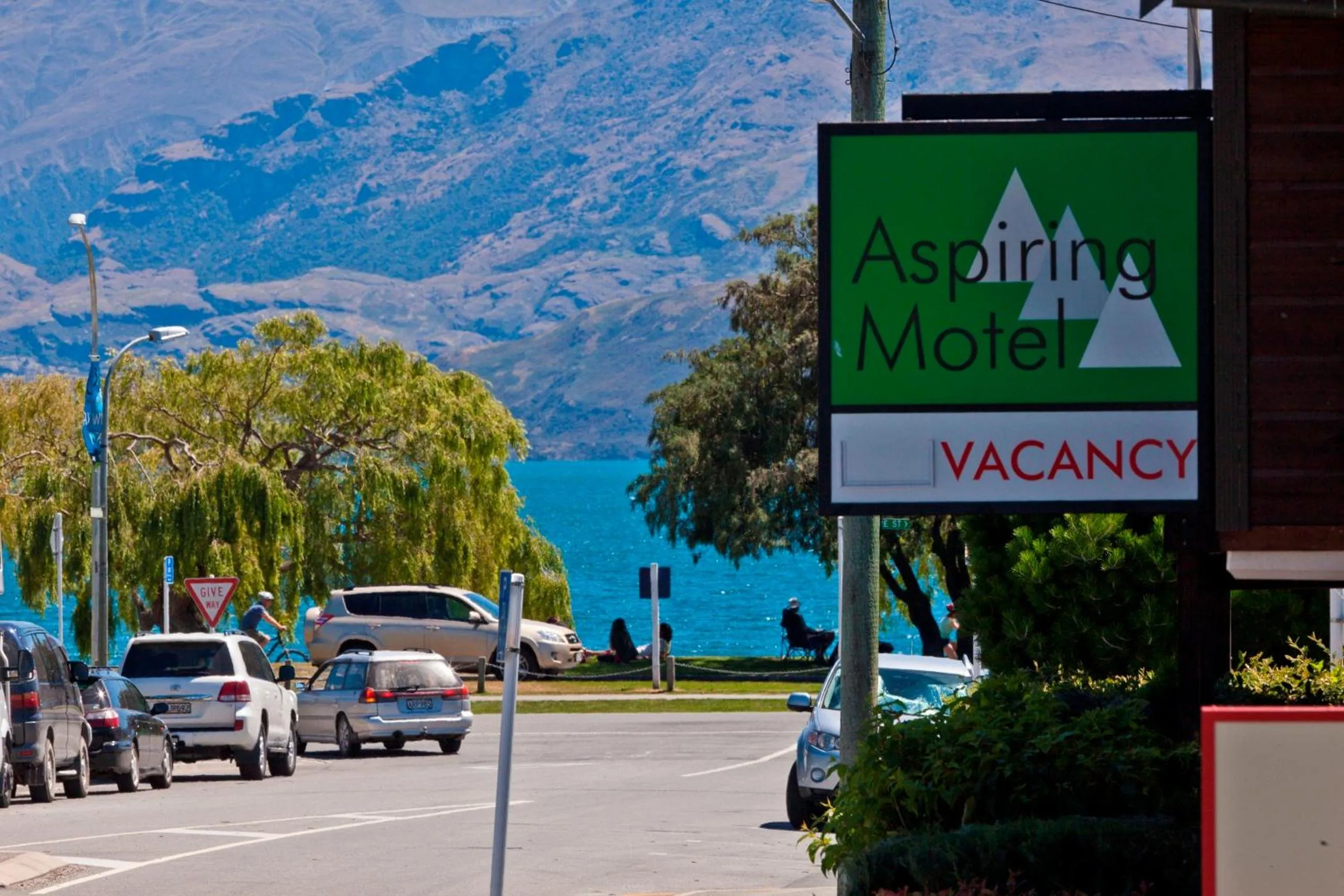 Facade/entrance in Aspiring Lodge Motel