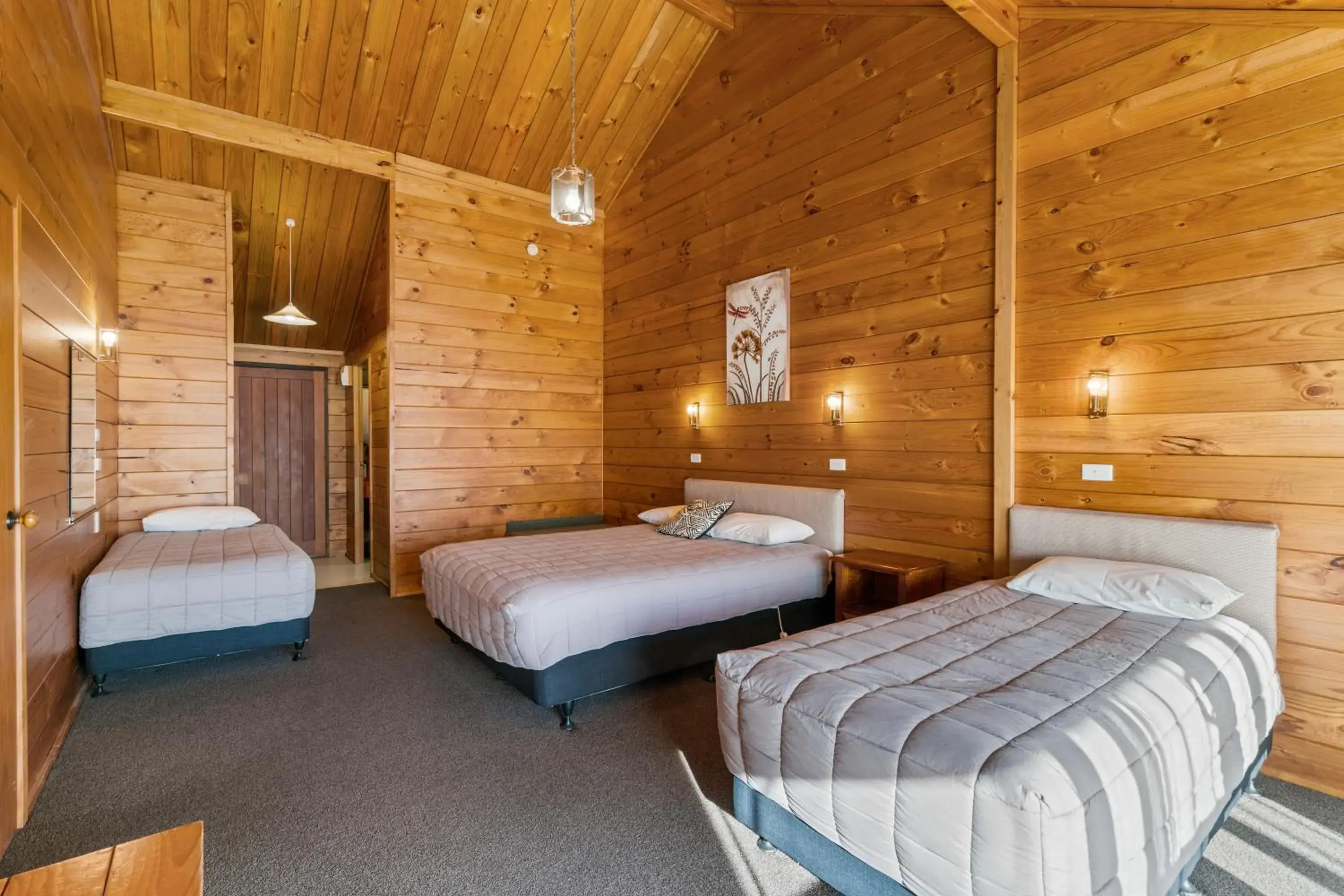 Family Room in Aspiring Lodge Motel Family Room in Aspiring Lodge Motel