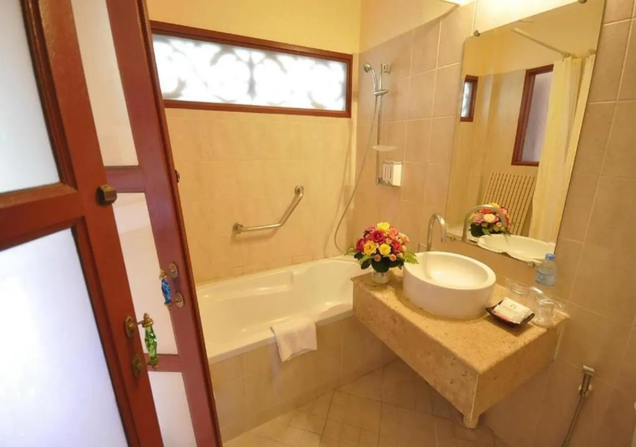 Bathroom in Phuwanalee Resort
