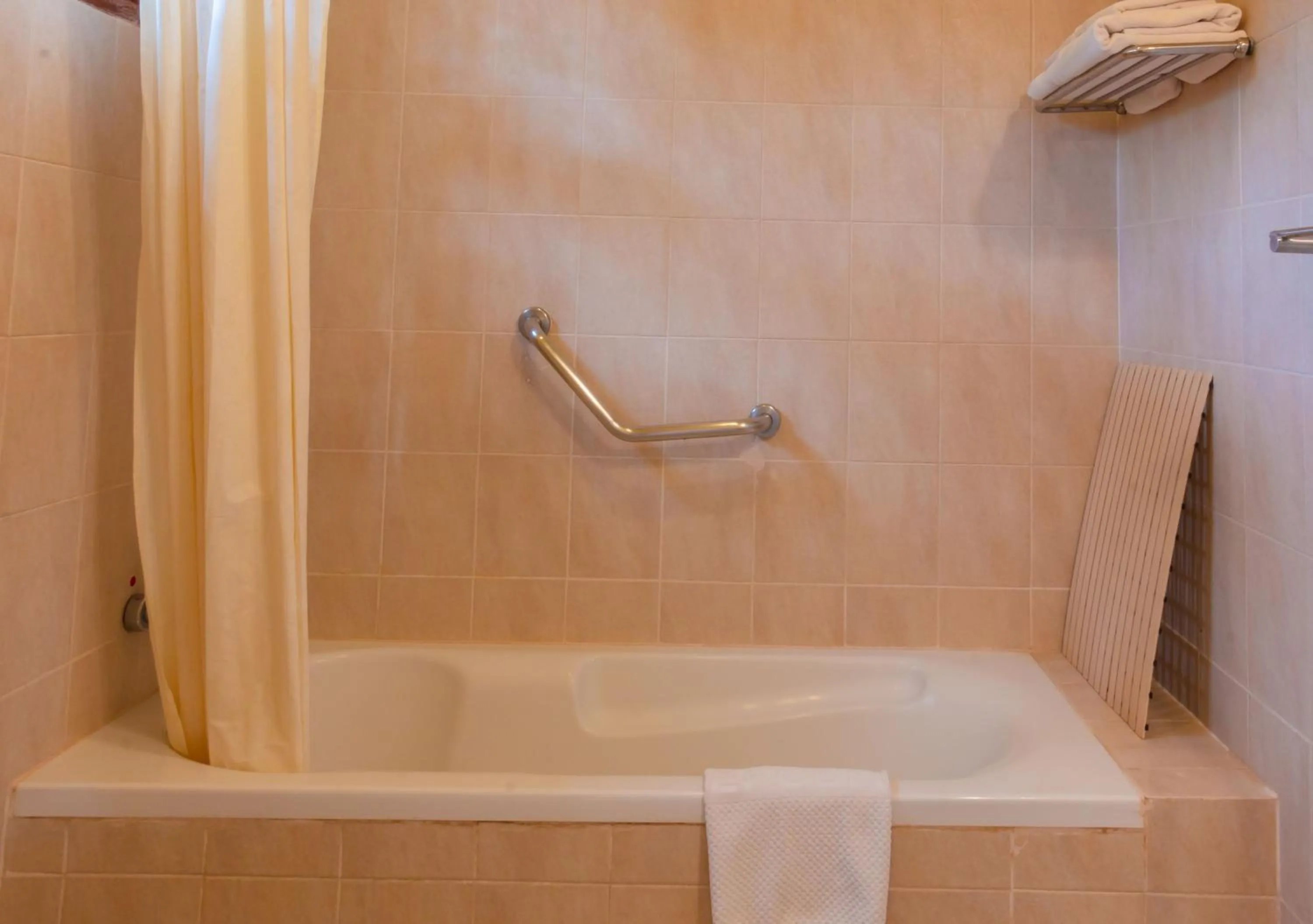 Bathroom in Phuwanalee Resort