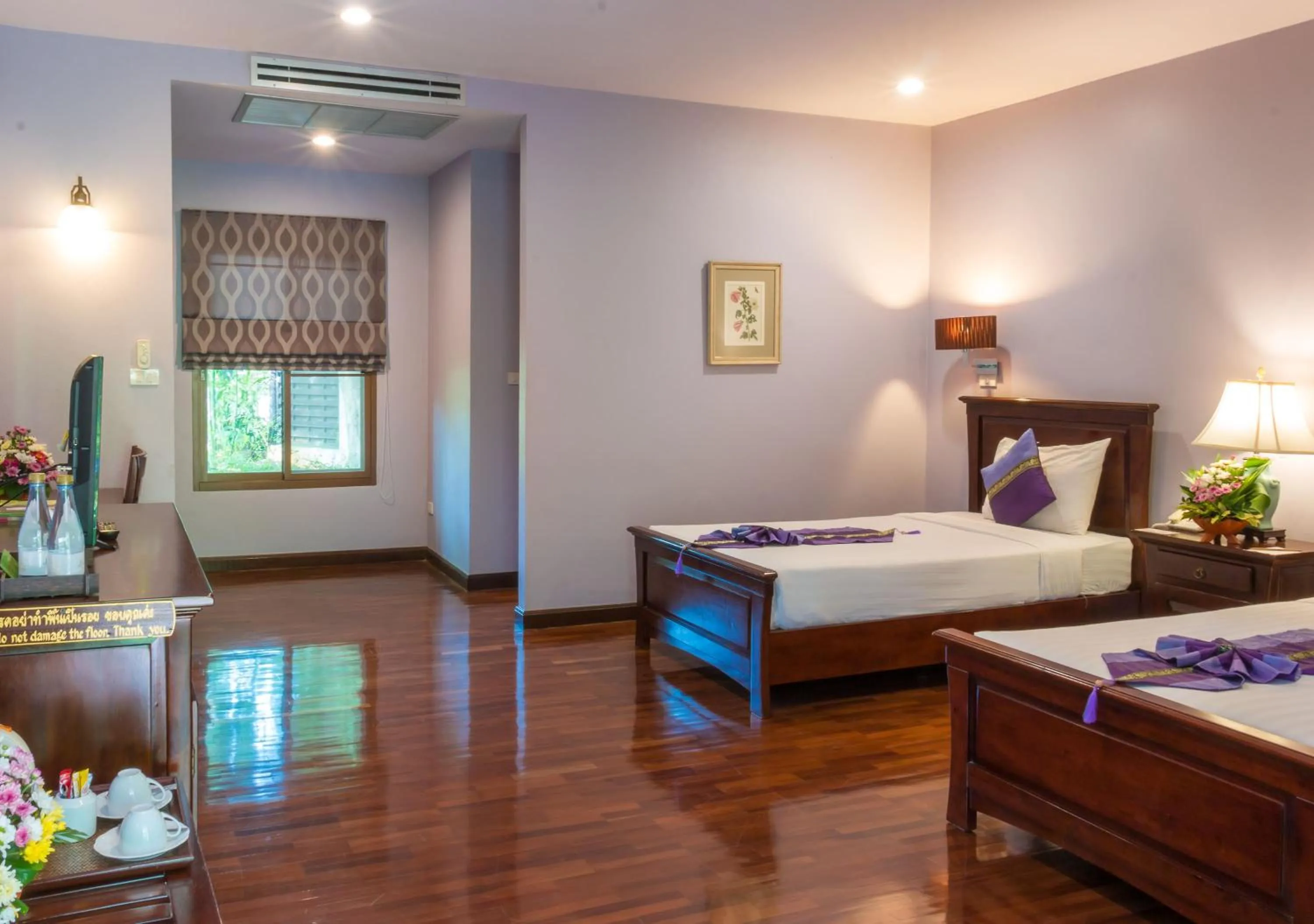 Photo of the whole room, Bed in Phuwanalee Resort