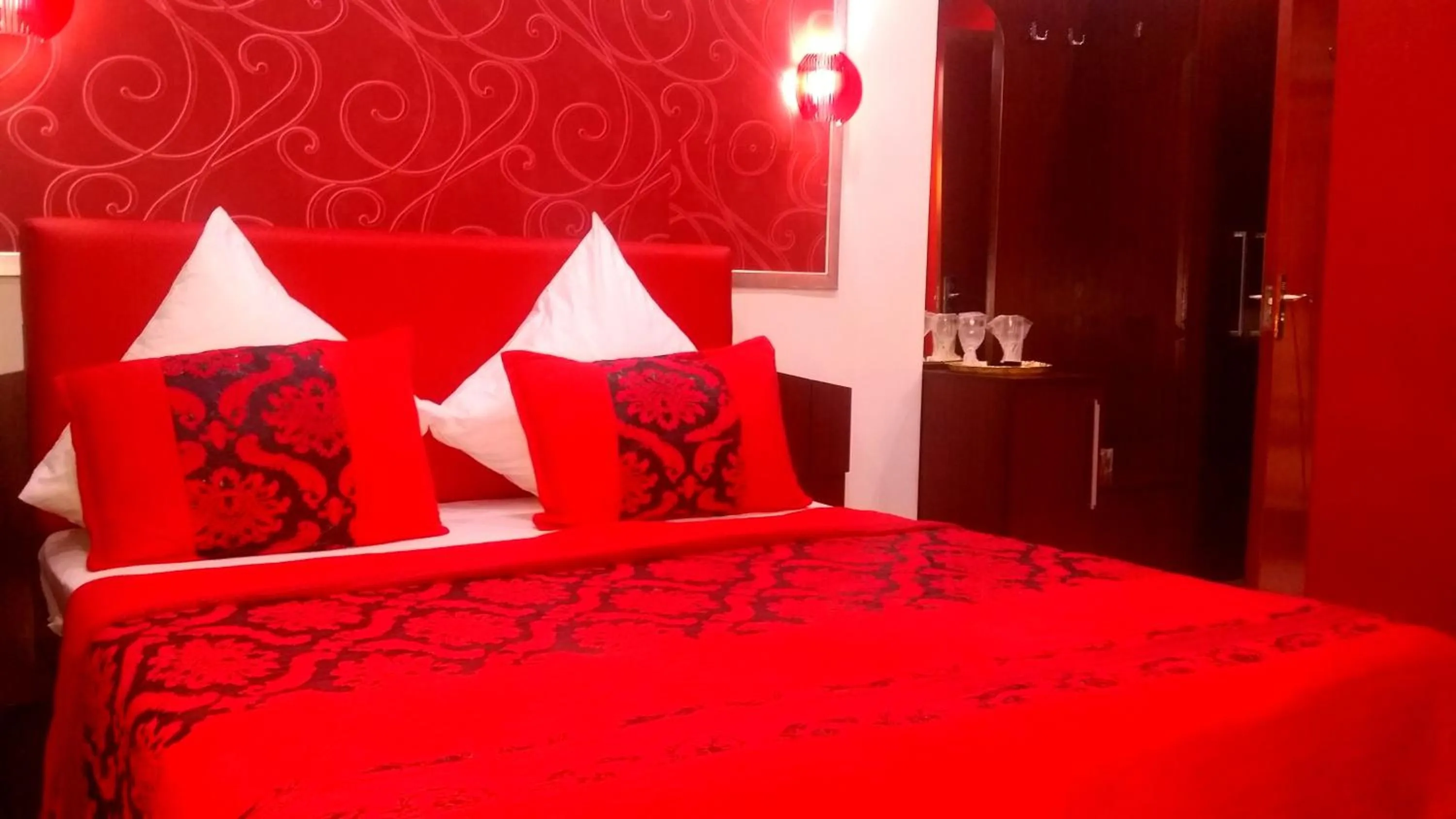 Bed in Byblov Rooms Boutique