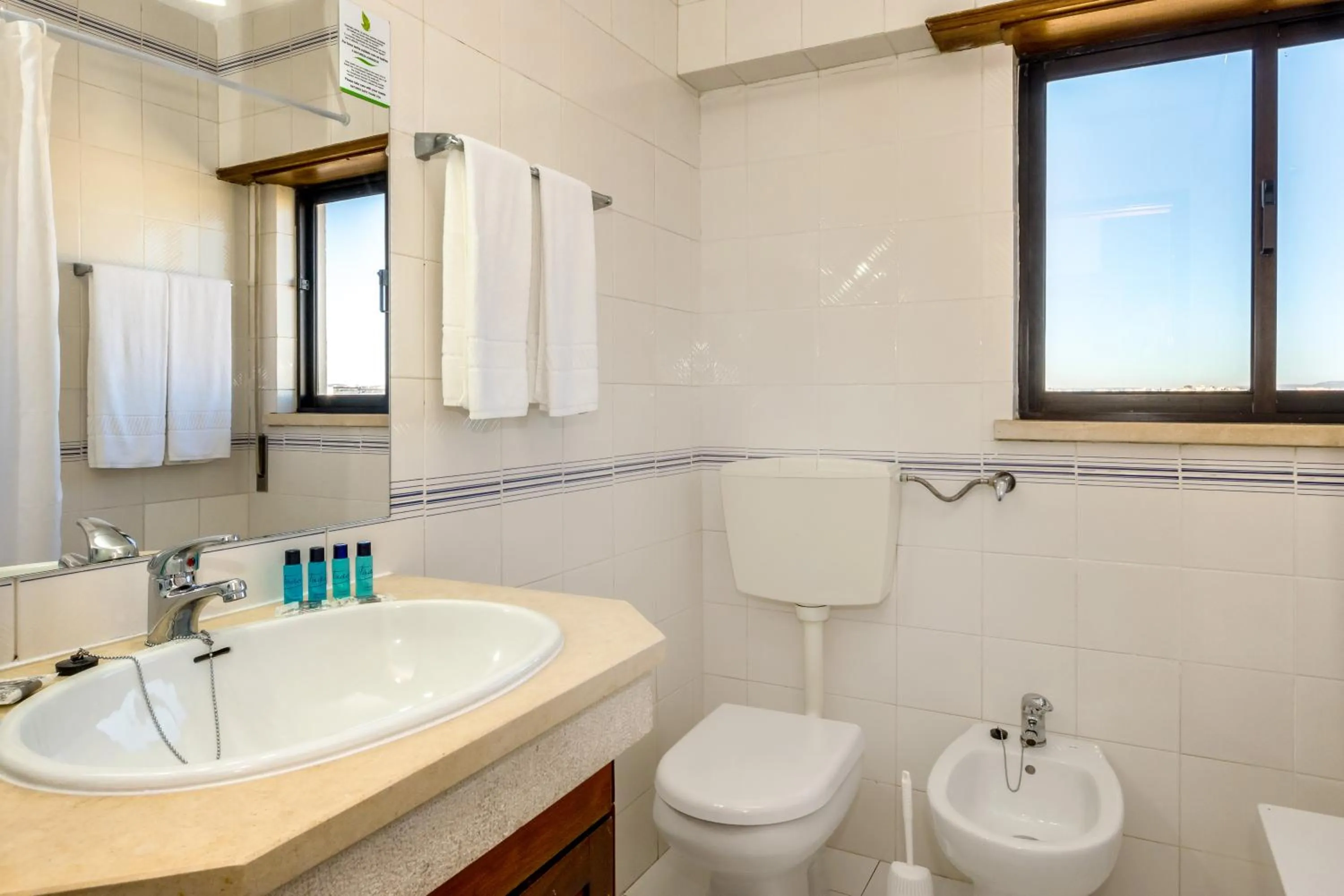 Shower in Janelas do Mar Apartamentos Turisticos