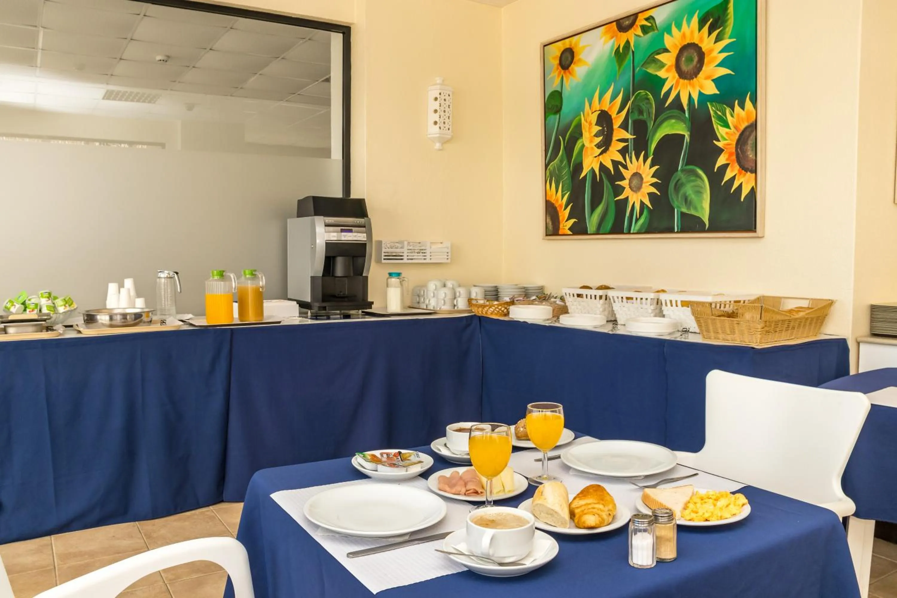 Restaurant/places to eat in Janelas do Mar Apartamentos Turisticos