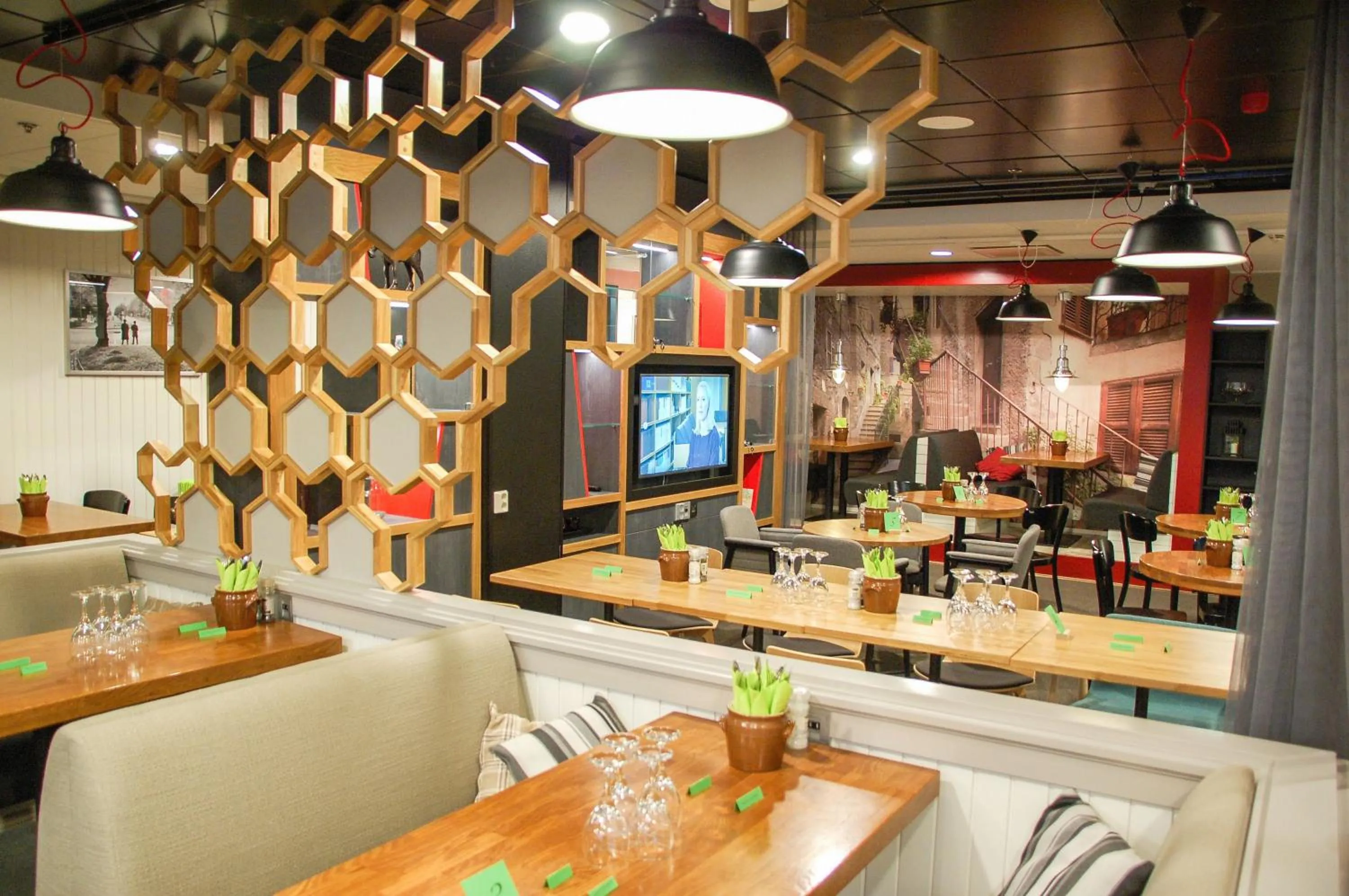 Restaurant/places to eat in Holiday Inn Tampere - Central Station by IHG