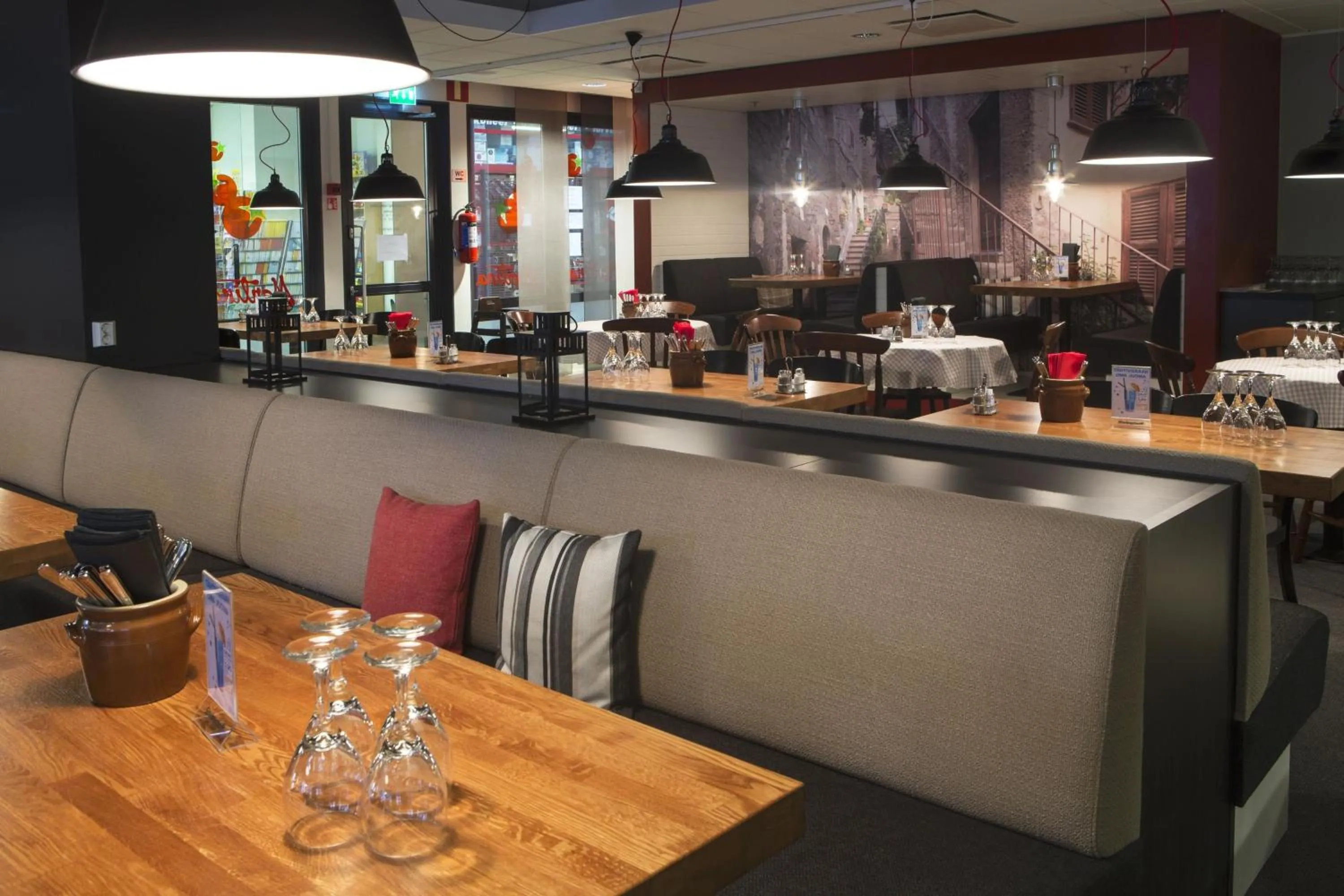 Restaurant/places to eat in Holiday Inn Tampere - Central Station by IHG