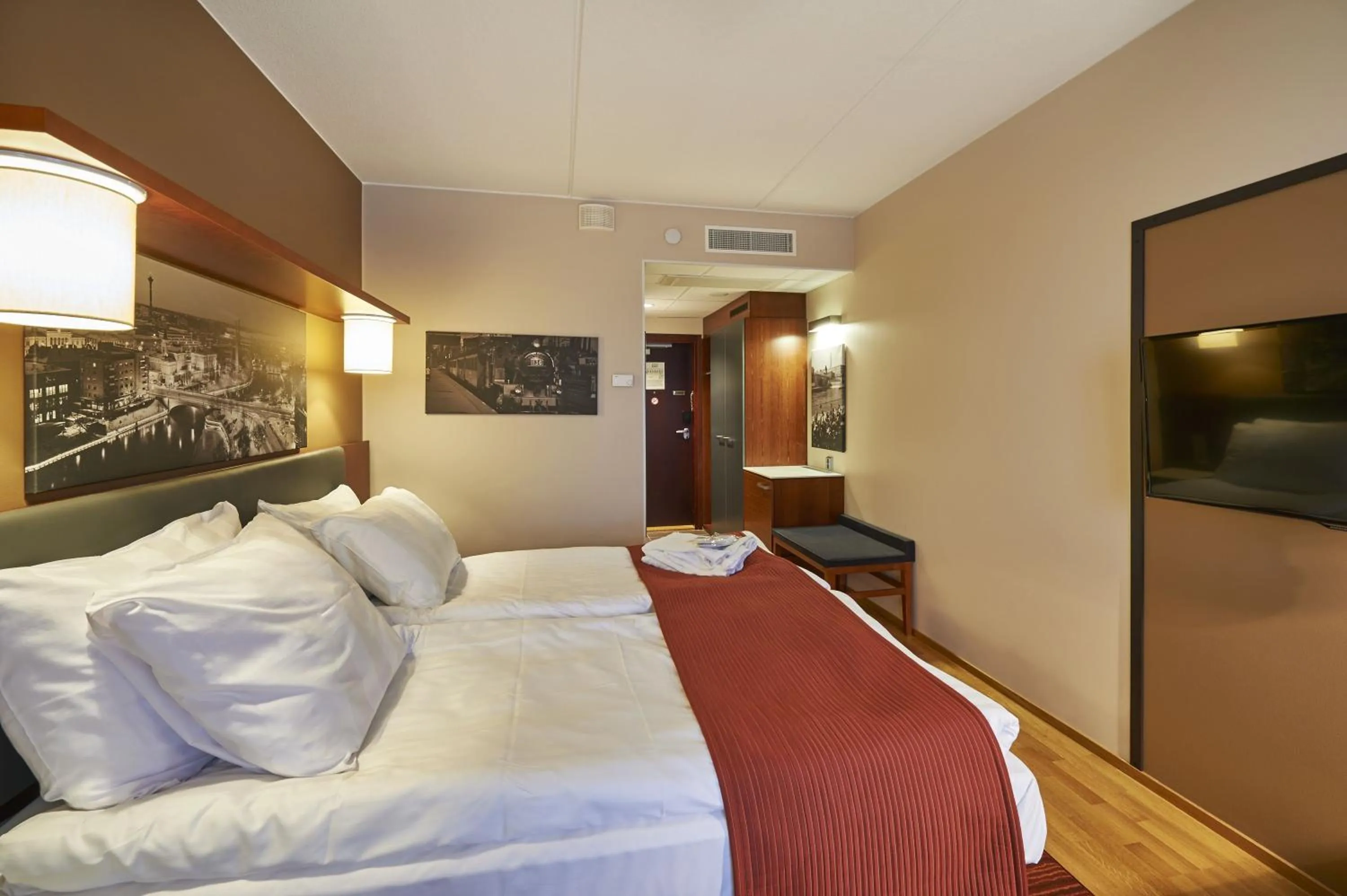 Photo of the whole room in Holiday Inn Tampere - Central Station by IHG