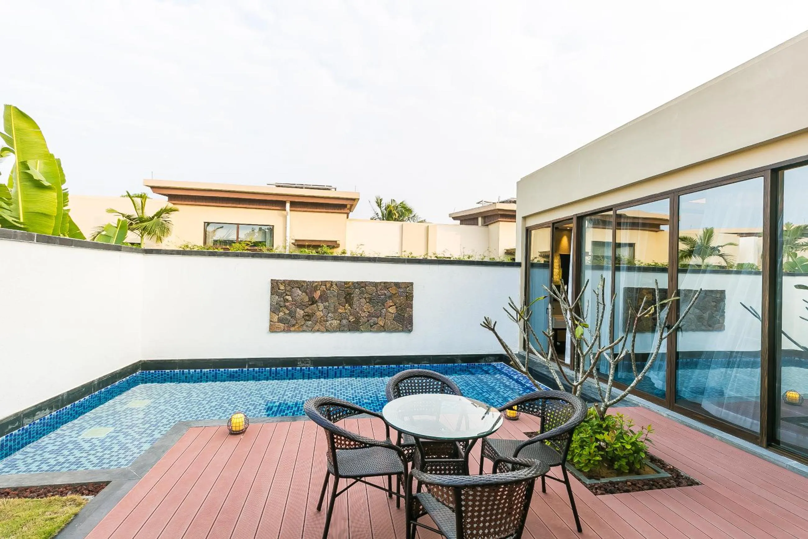Swimming pool in Sanya Haitang Bay Mushe Villa