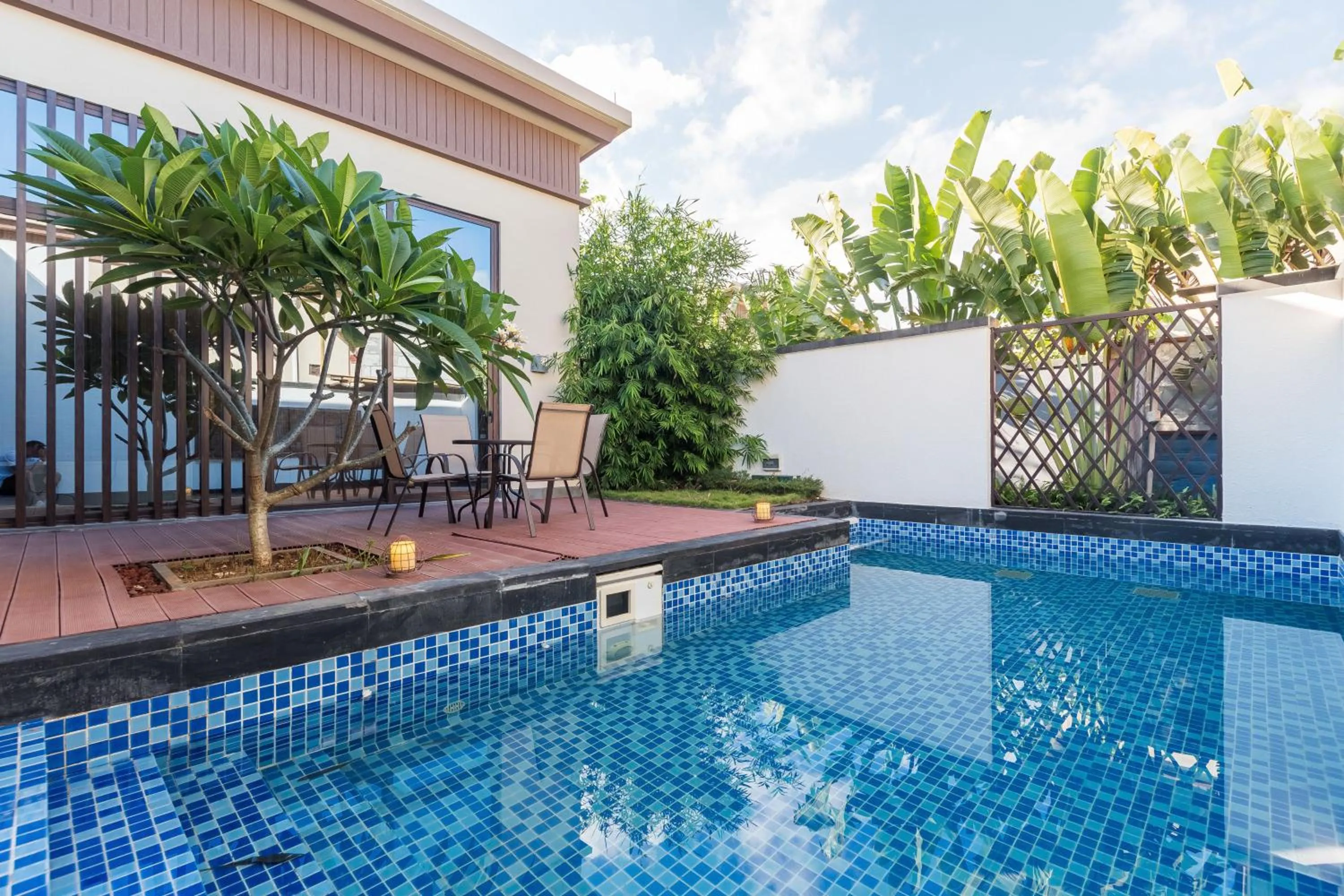 Swimming pool in Sanya Haitang Bay Mushe Villa