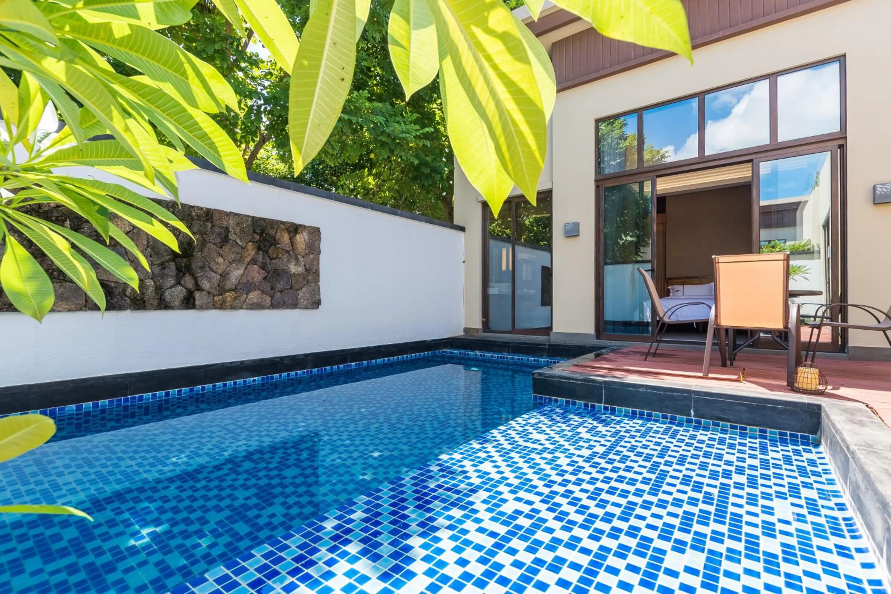 Swimming pool in Sanya Haitang Bay Mushe Villa