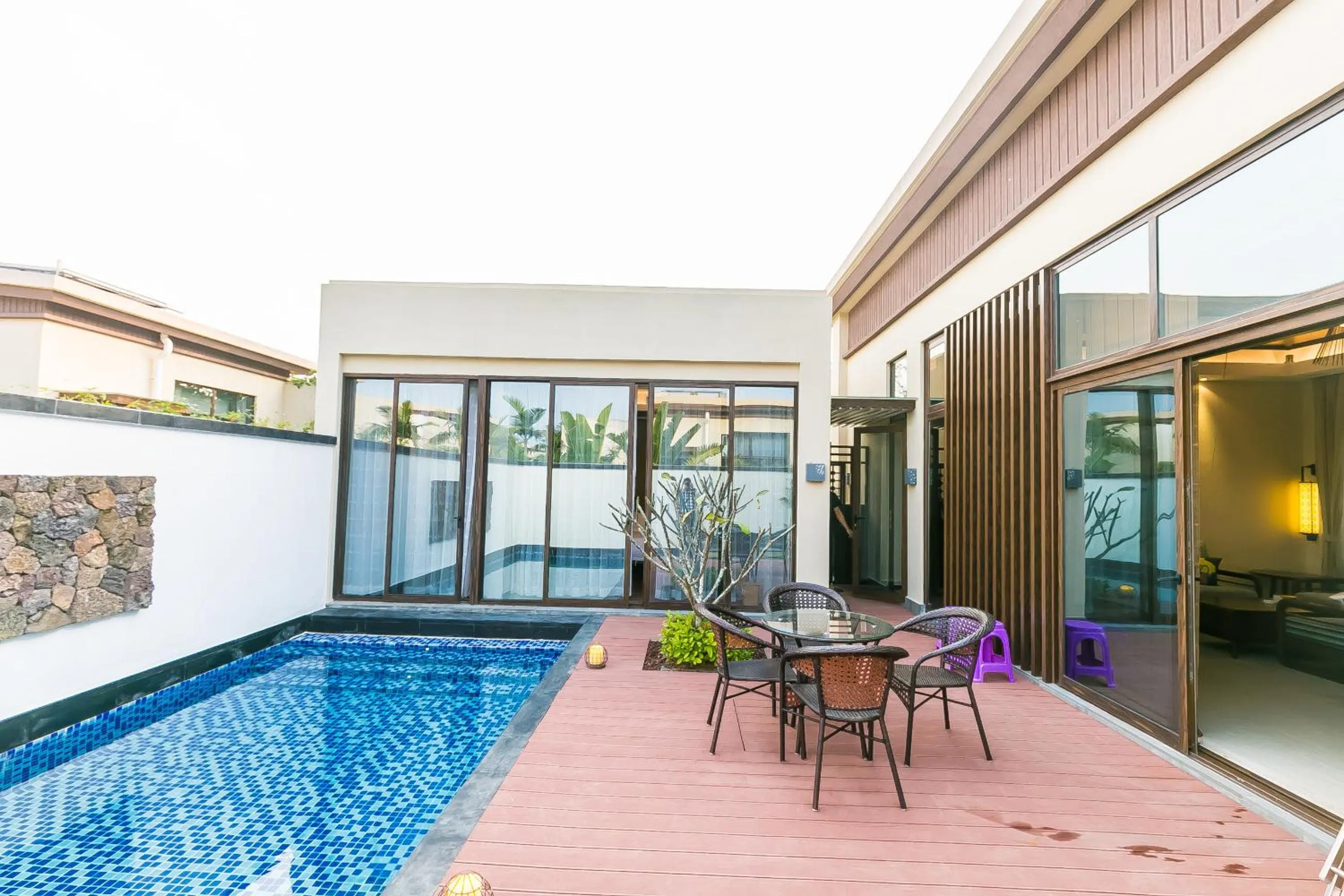 Swimming pool in Sanya Haitang Bay Mushe Villa