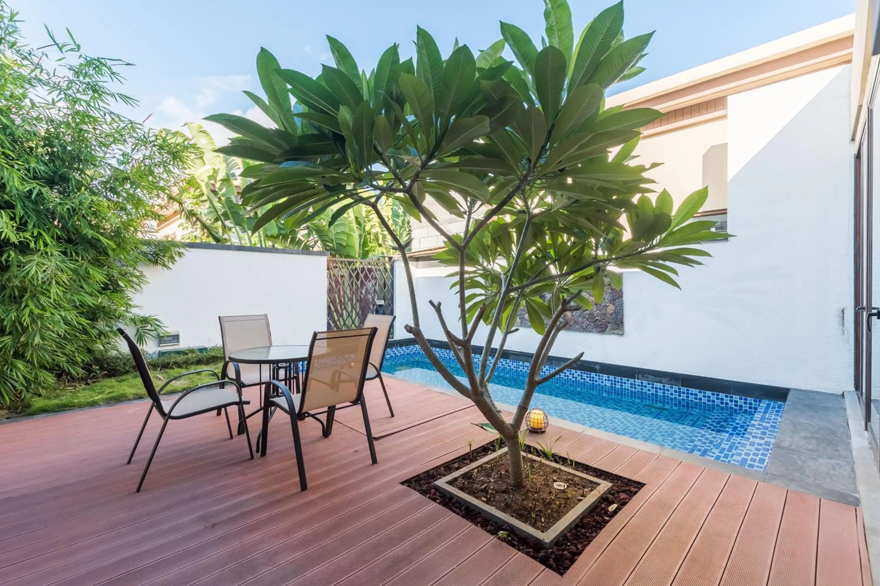 Swimming pool in Sanya Haitang Bay Mushe Villa