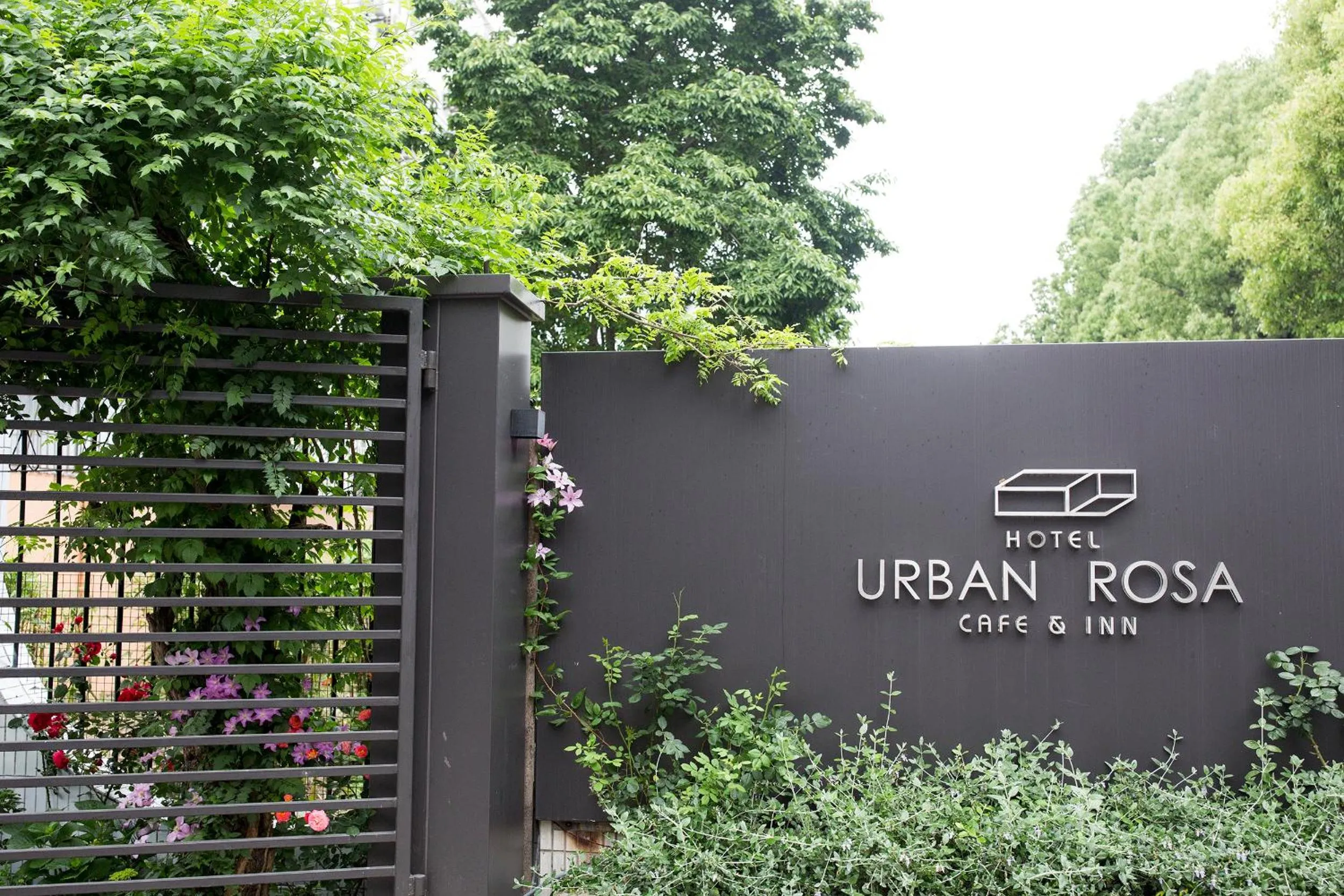 Facade/entrance in Urban Rosa Cafe&Inn