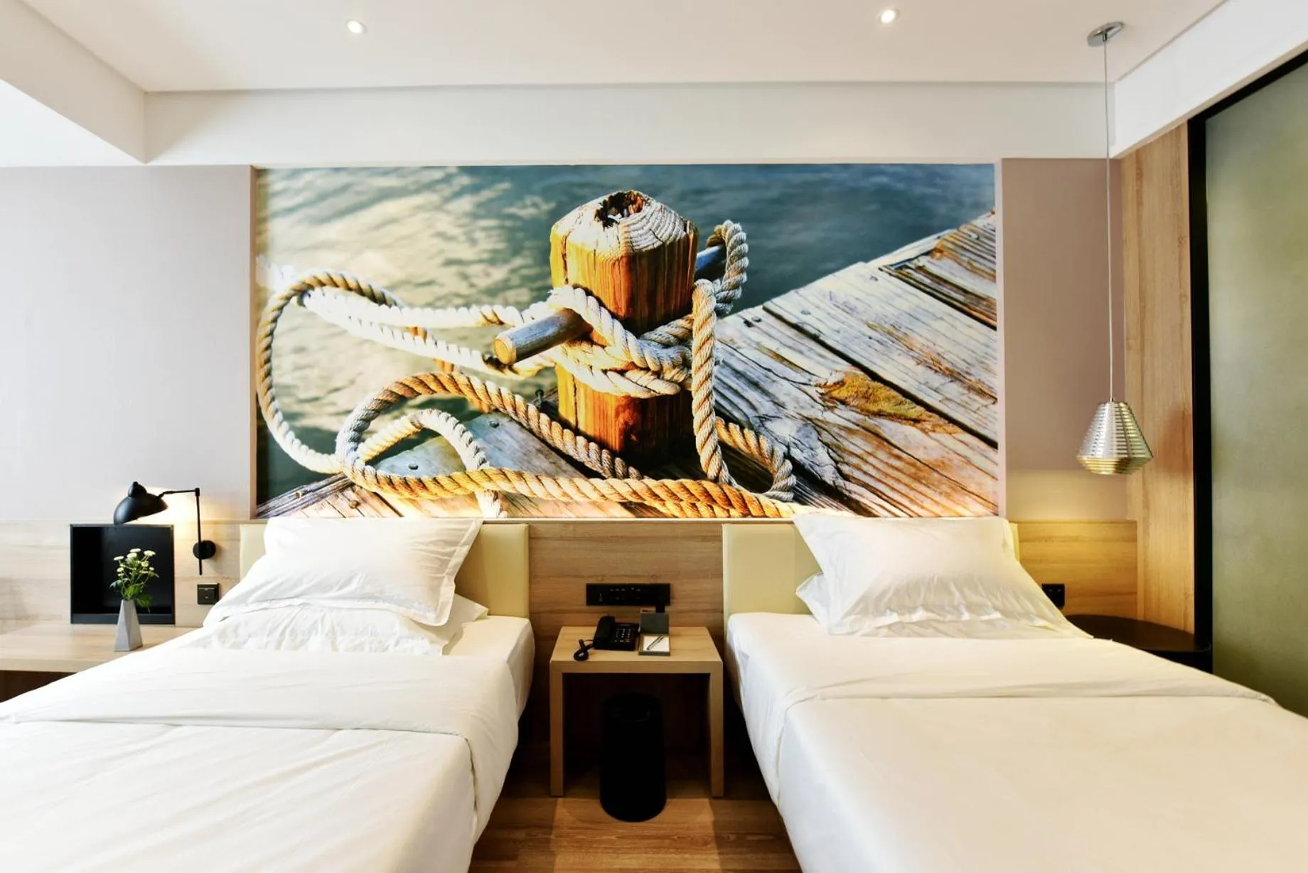 Photo of the whole room, Bed in Urban Rosa Cafe&Inn