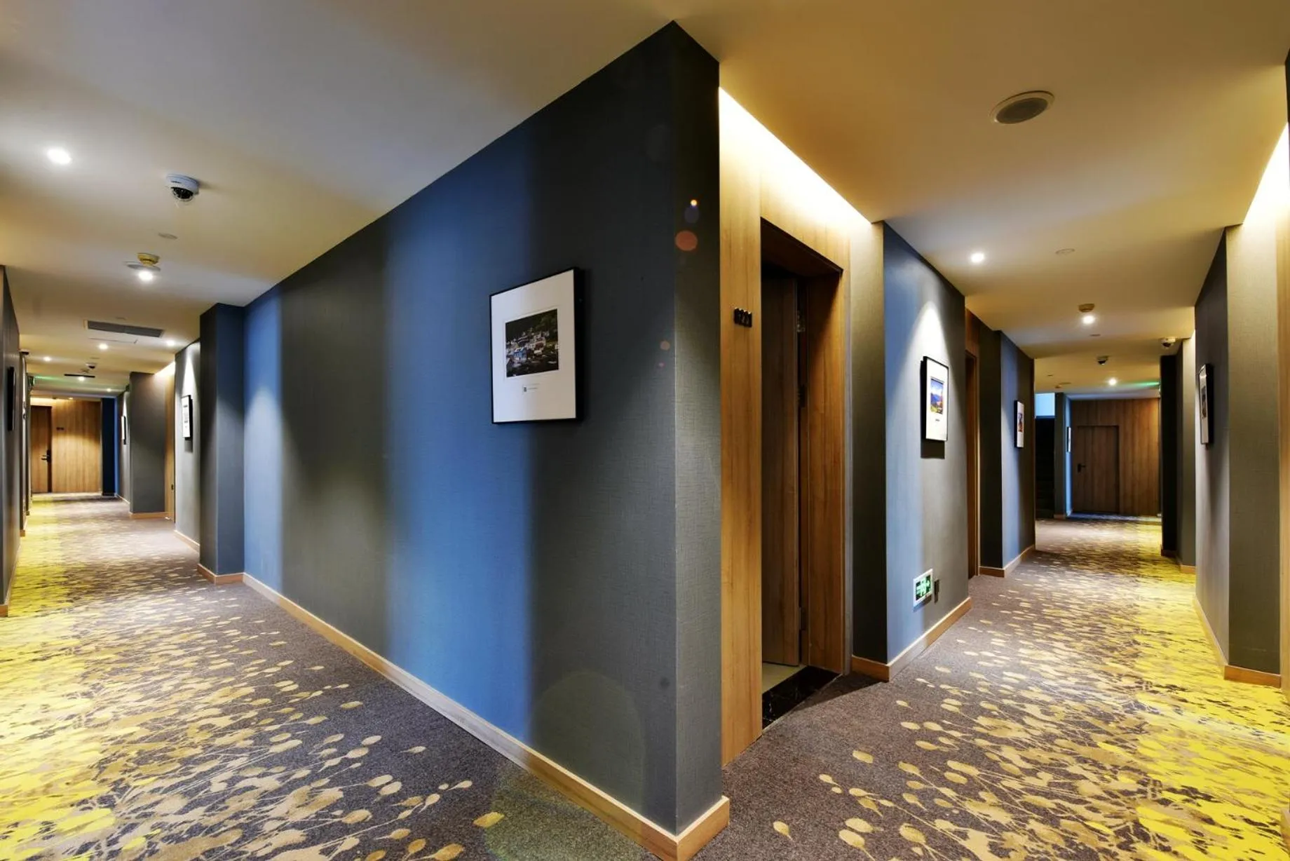 Property building in Urban Rosa Cafe&Inn