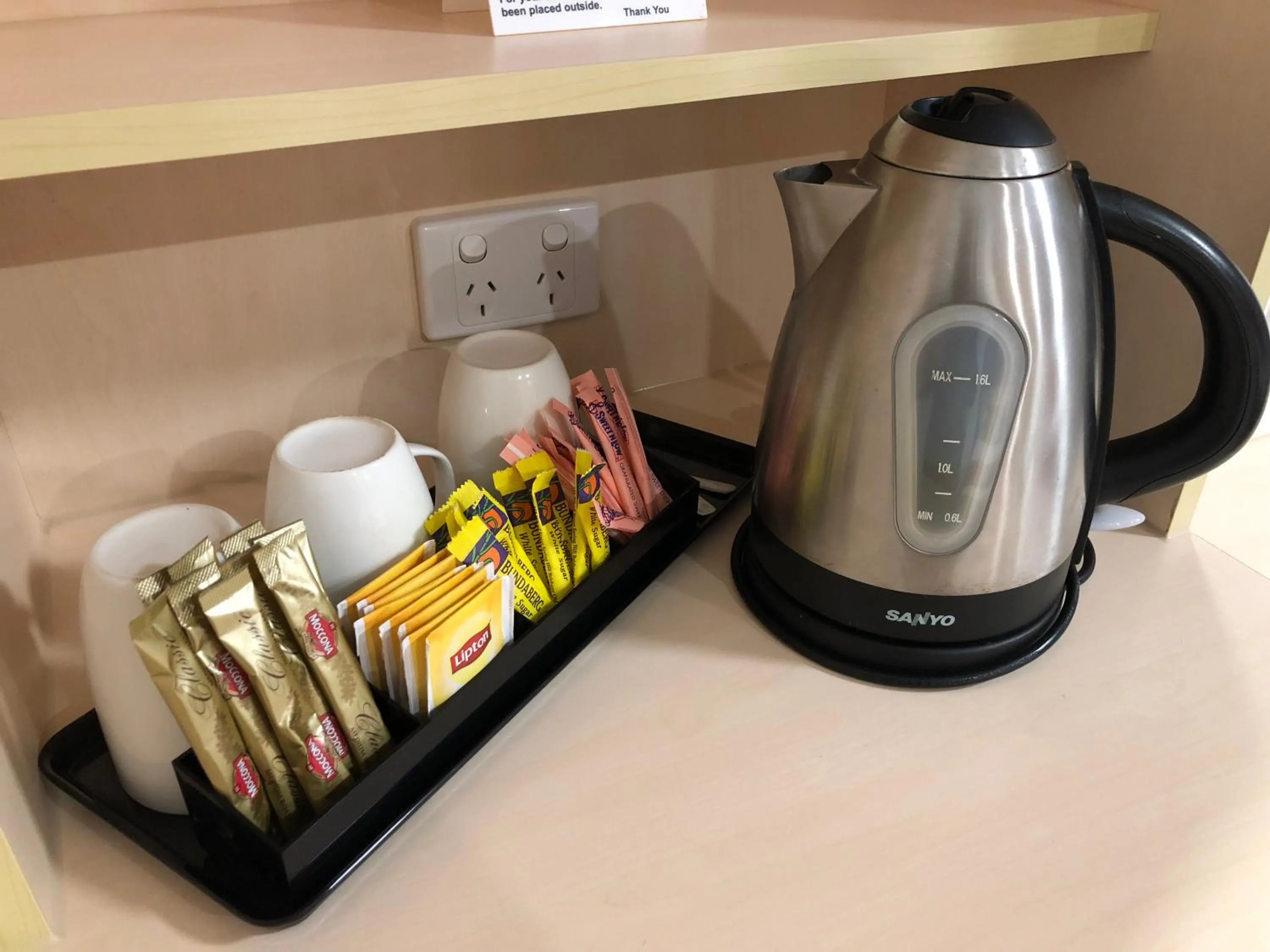 Coffee/tea facilities in Adelaide Airport Motel