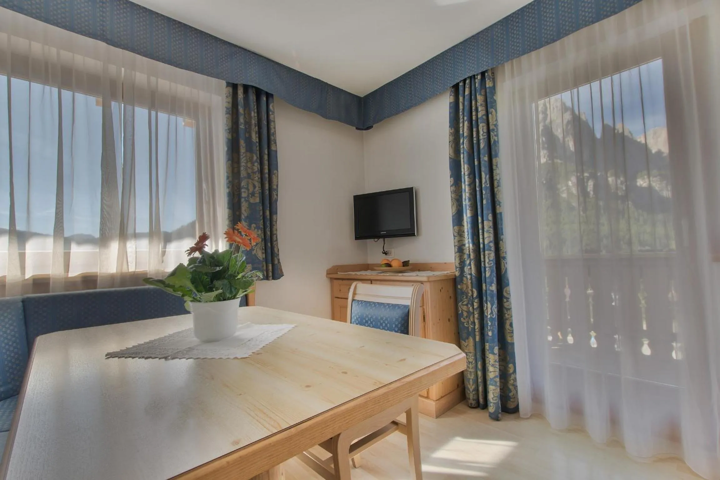 Decorative detail, Bed in Garnì La Dorada