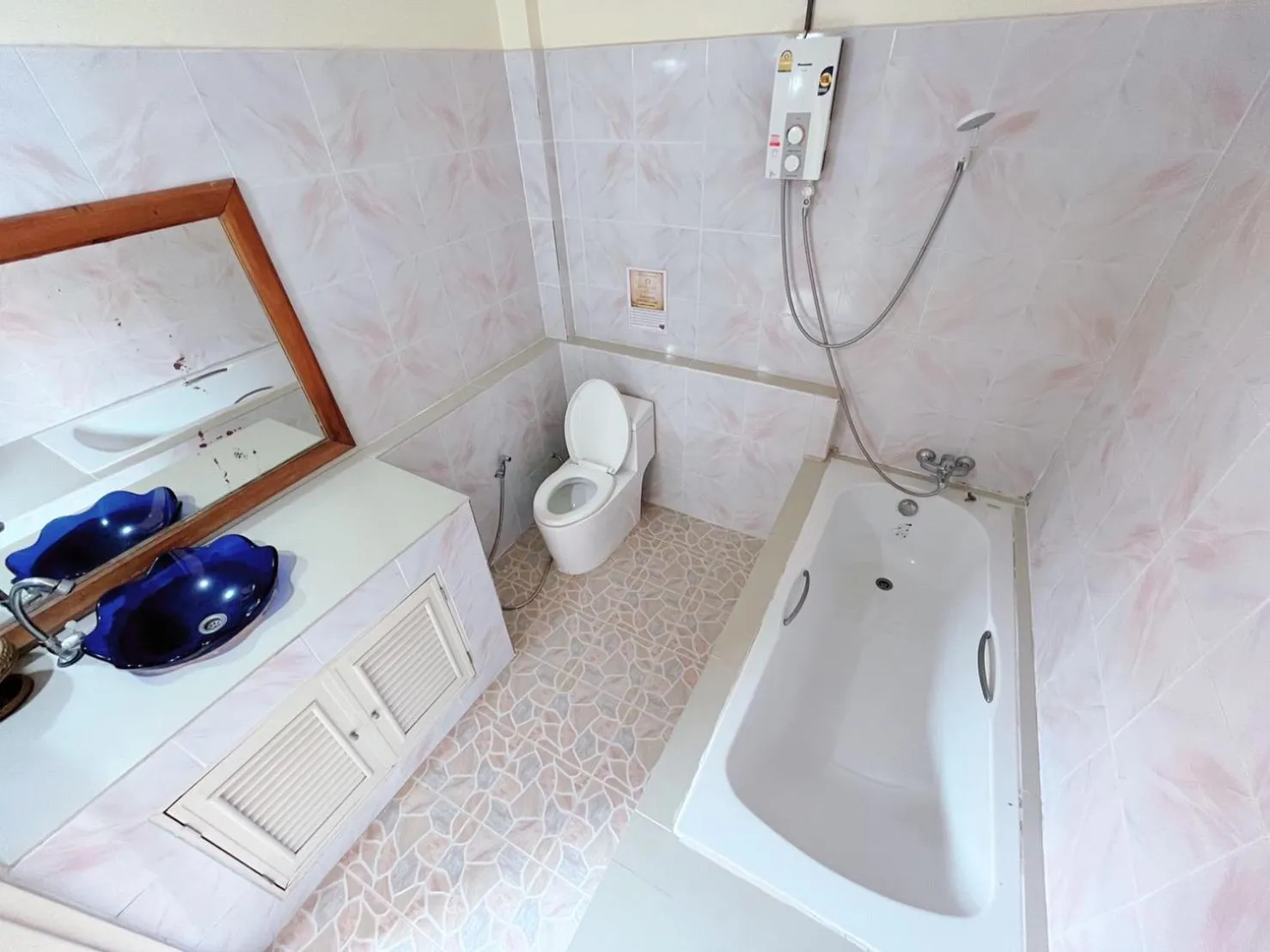 Bath in Paradise Bungalows