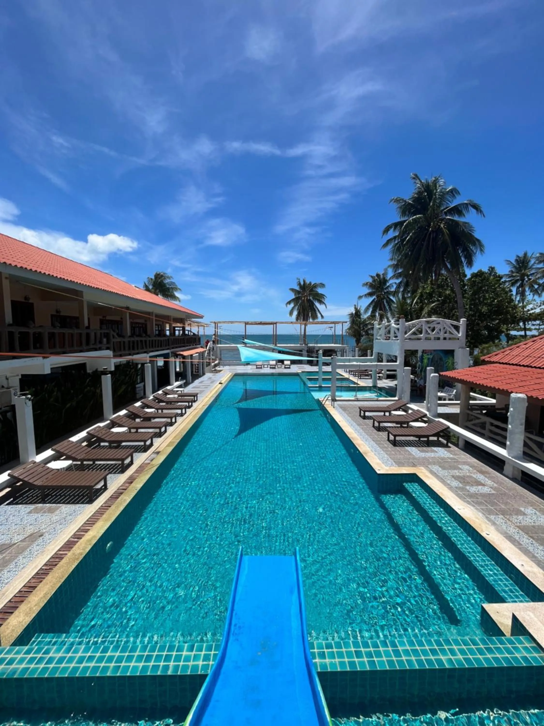 Swimming pool in Paradise Bungalows