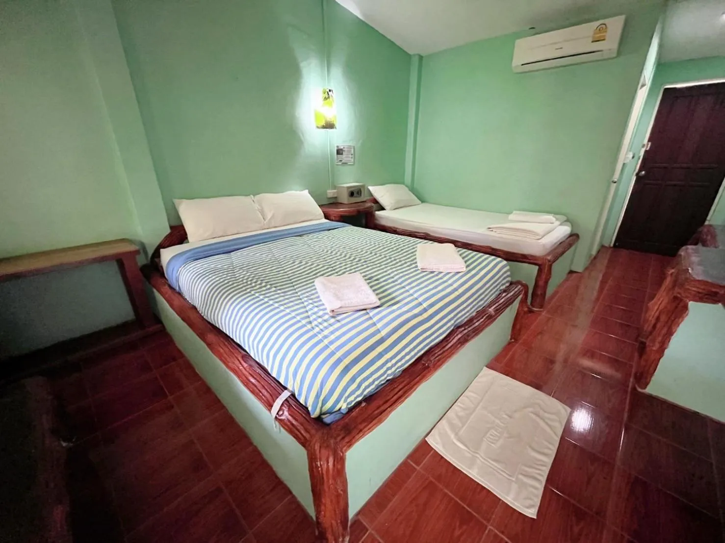 Bed in Paradise Bungalows