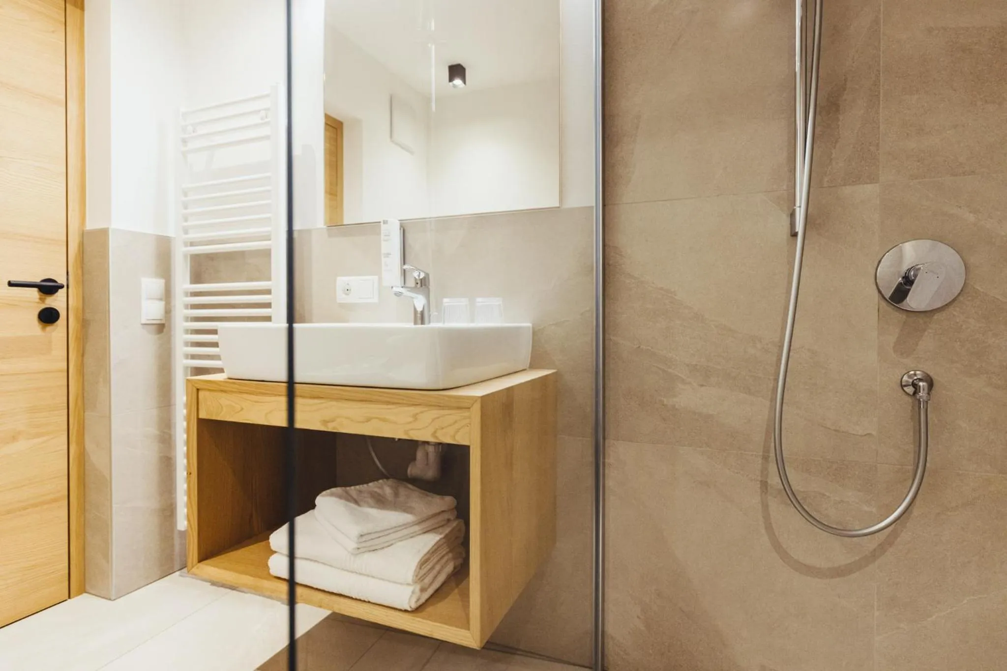 Shower in Hotel Schmuckhof