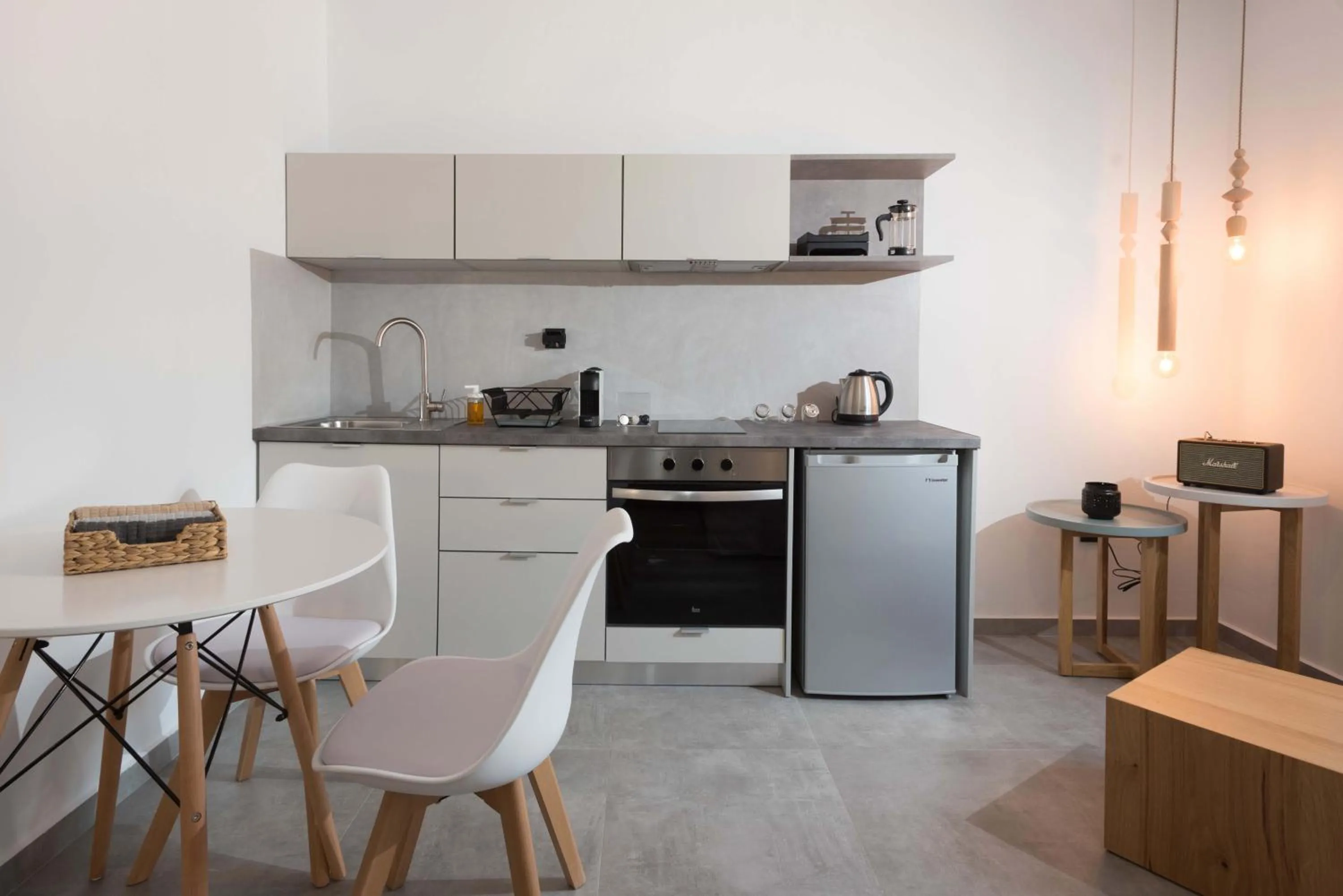 Coffee/tea facilities in Calme Suites Mani