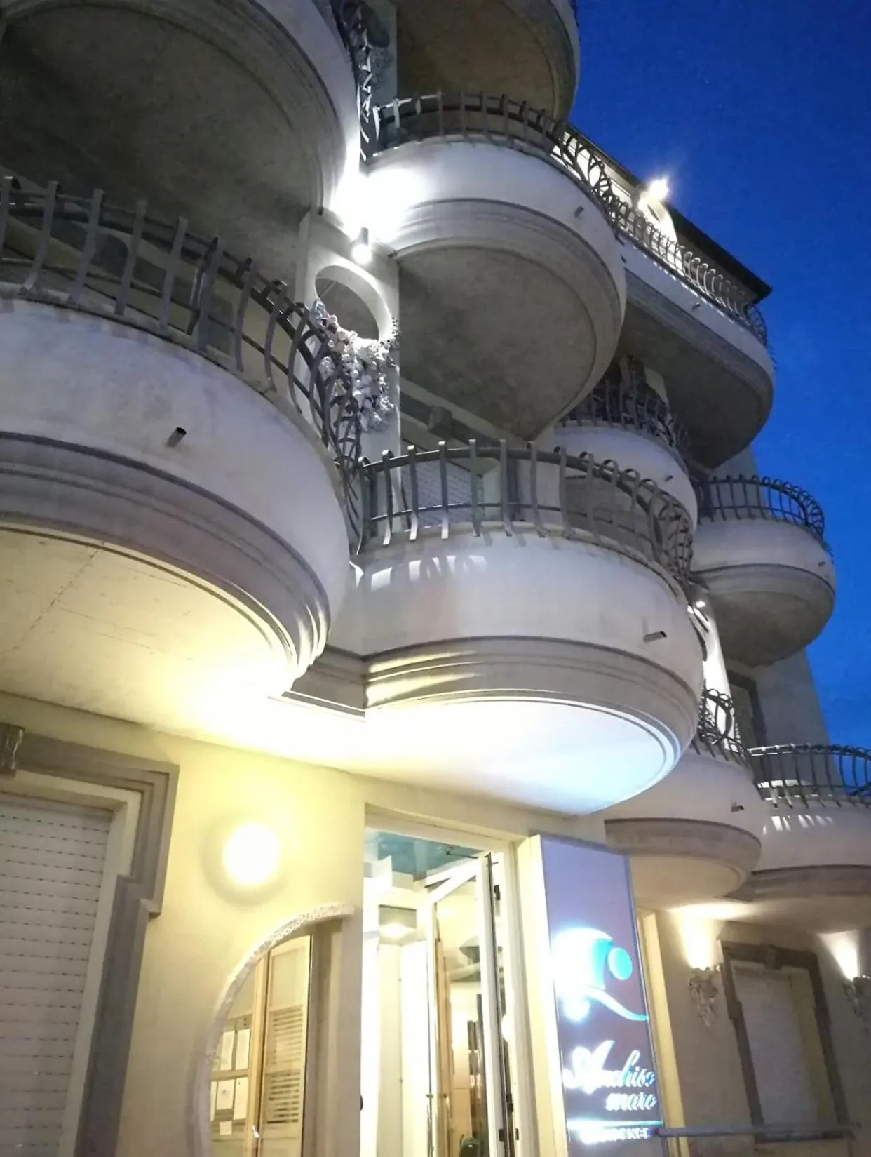 Facade/entrance in Residence Anchisemare