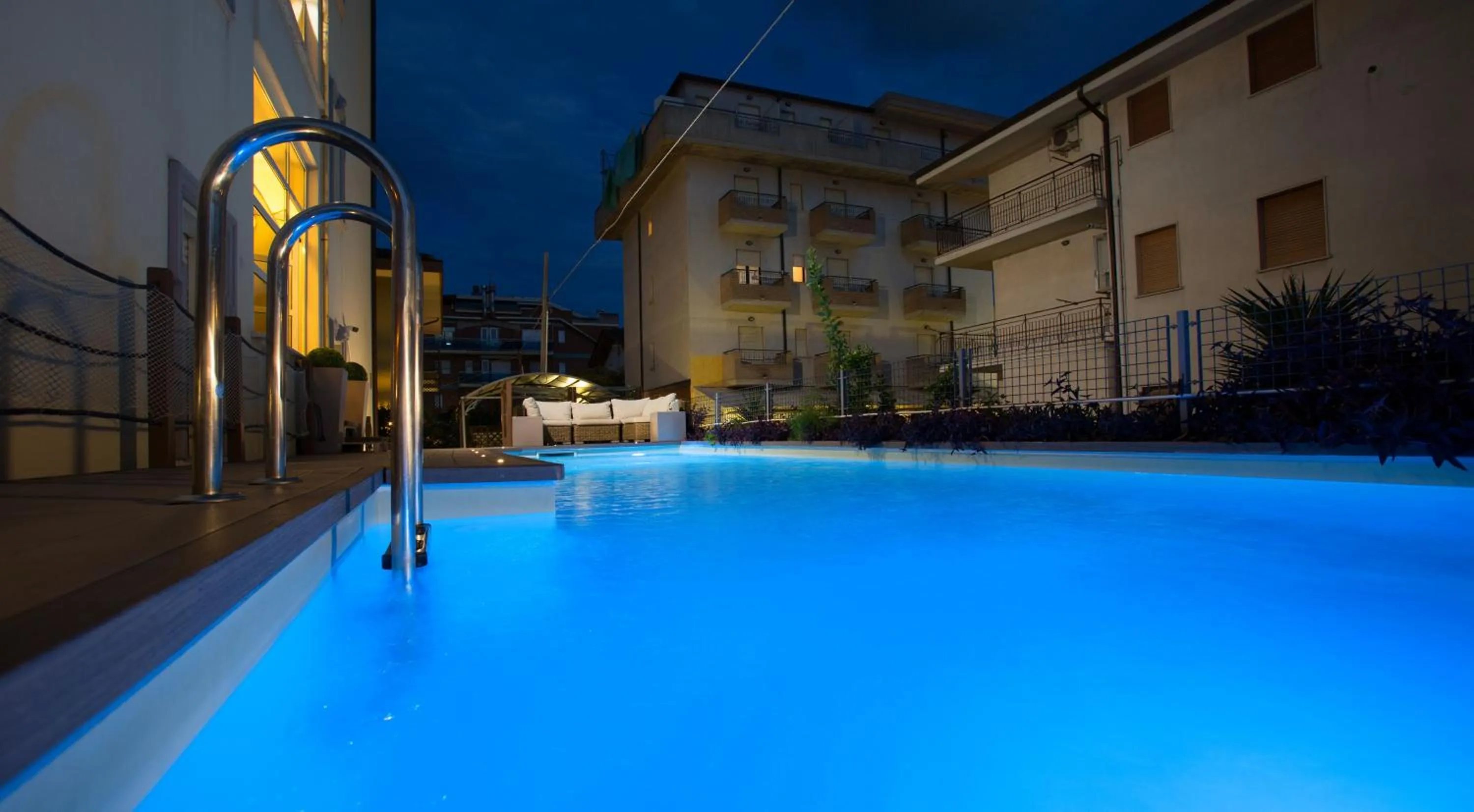 Swimming pool in Residence Anchisemare