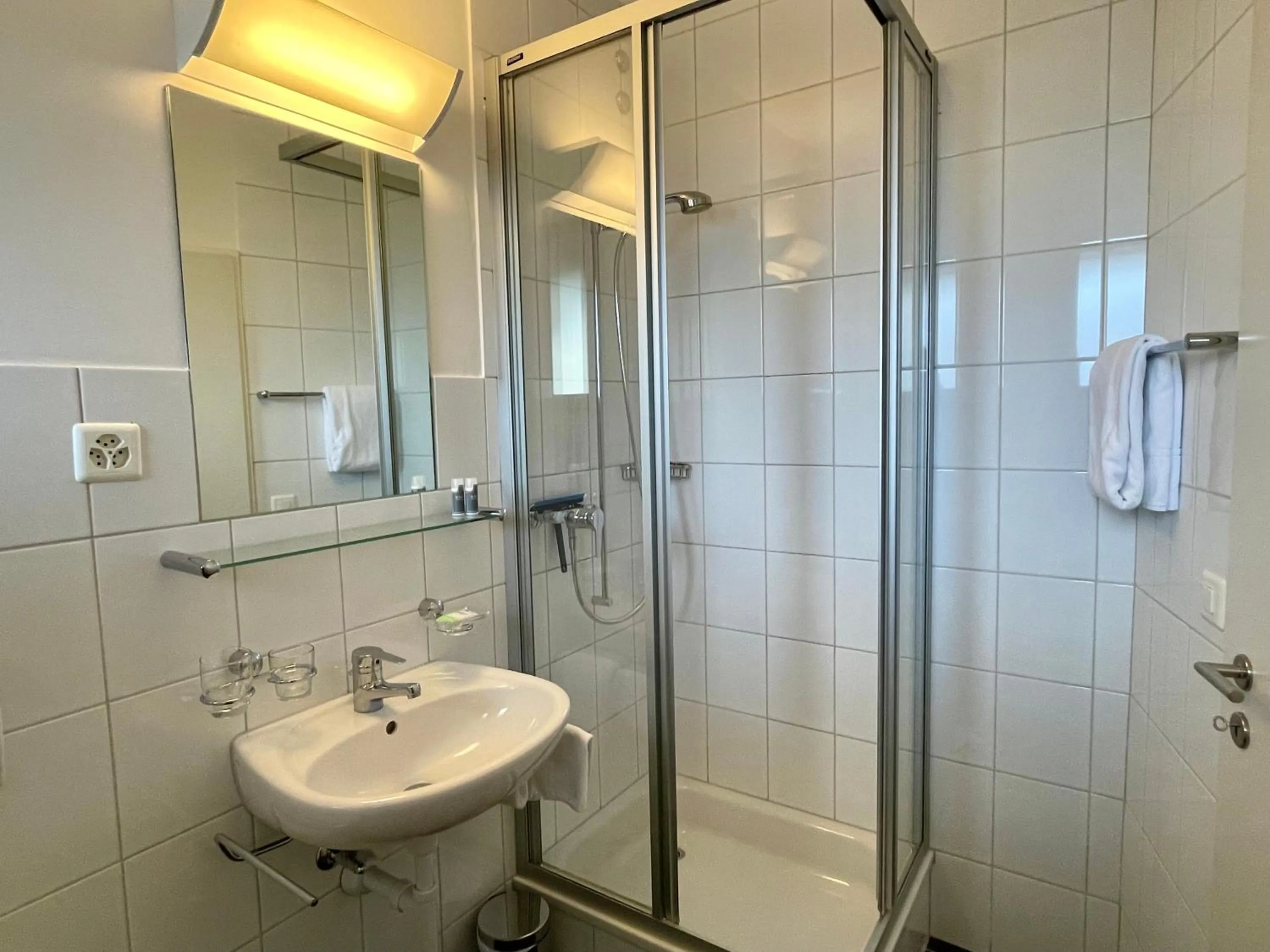 Shower in Hotel Movieworld