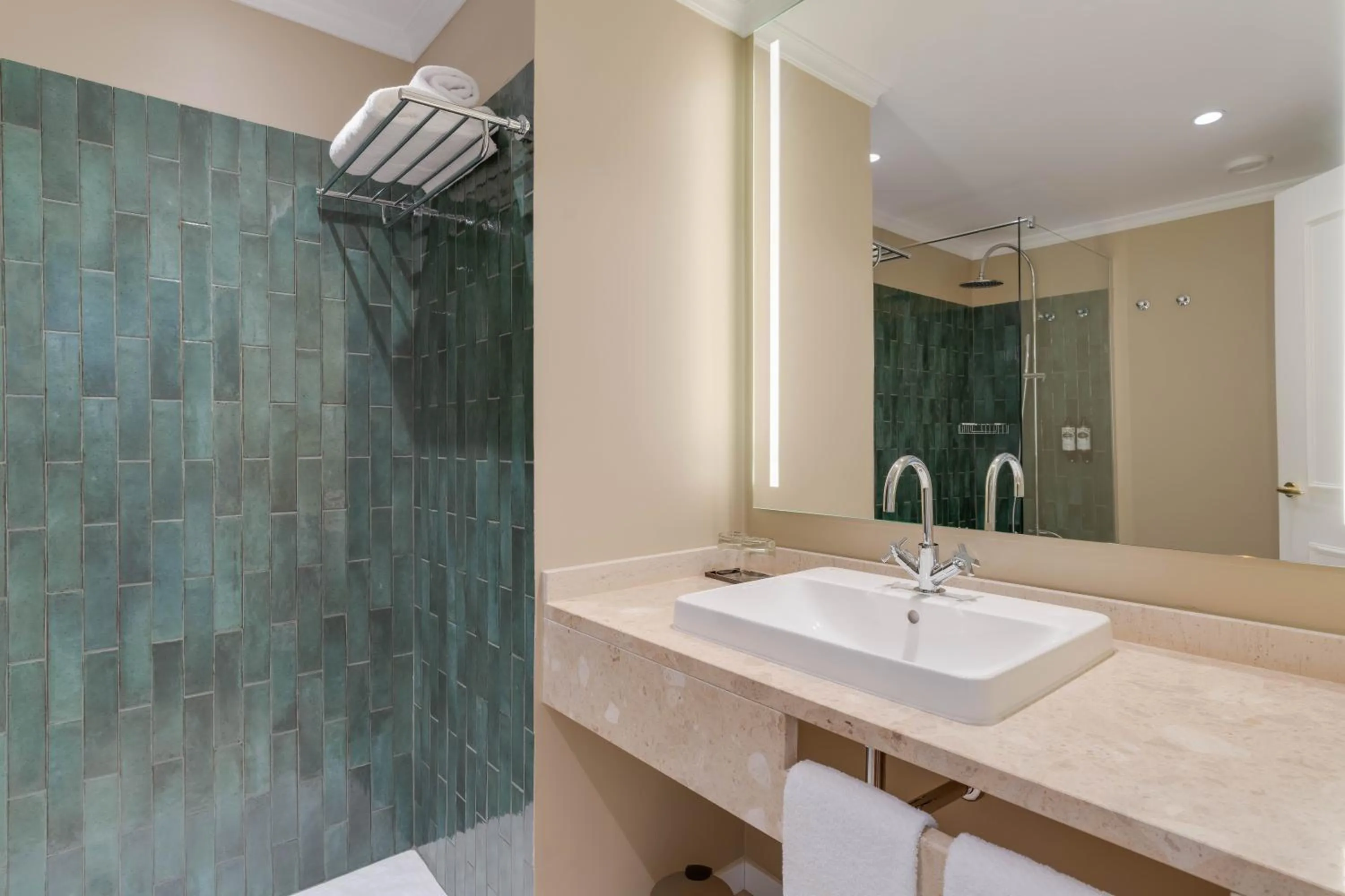  Double or Twin Room with Lateral Sea View with Balcony in Pestana Miramar Garden & Ocean Hotel