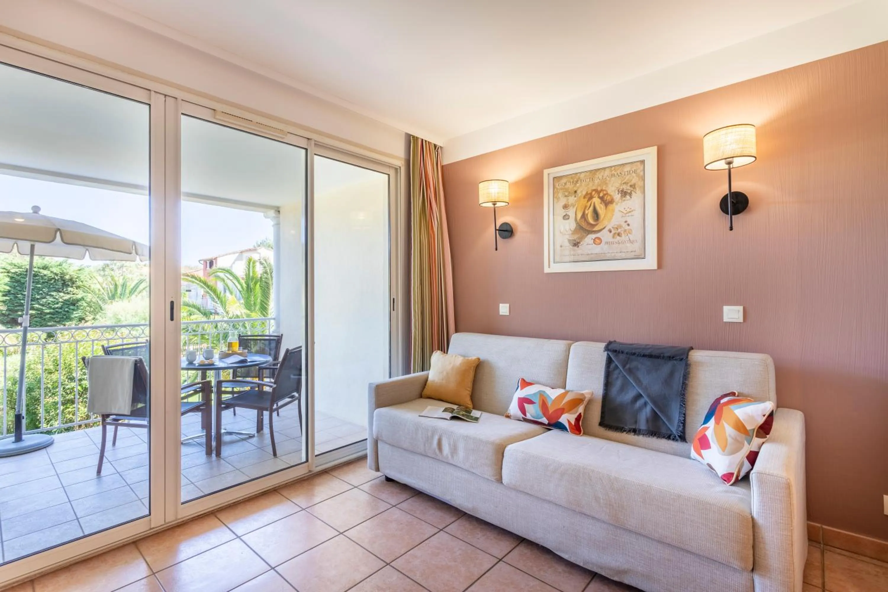 Patio in Résidence Pierre & Vacances le Hameau de la Pinède