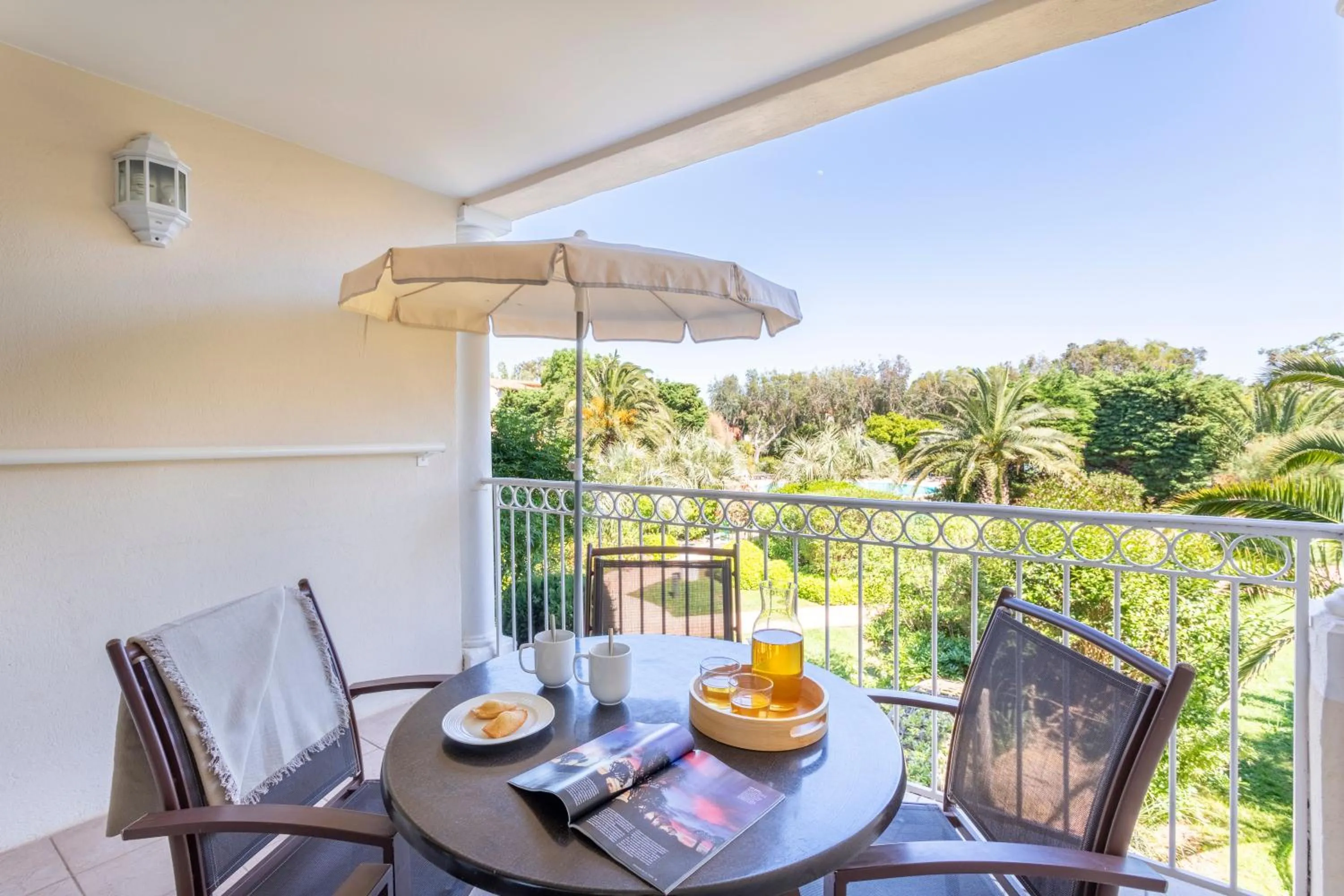 Patio in Résidence Pierre & Vacances le Hameau de la Pinède