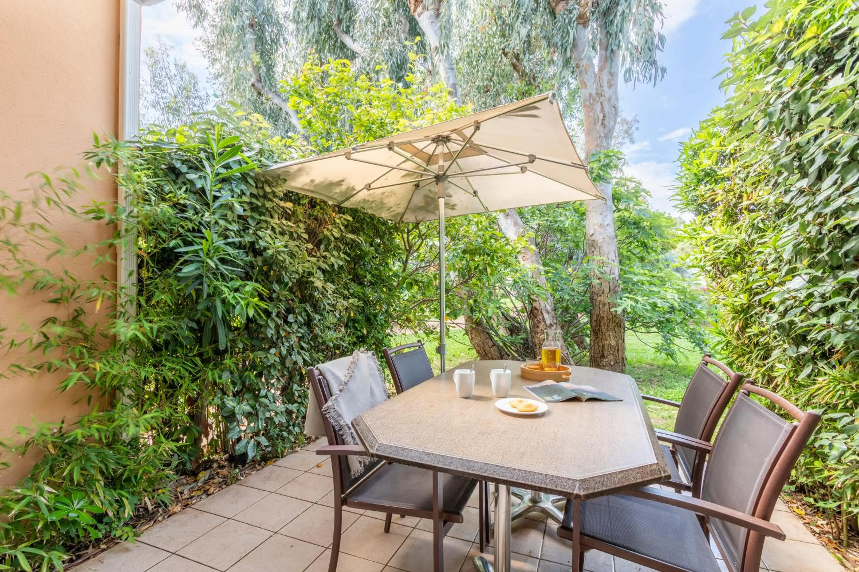 Patio in Résidence Pierre & Vacances le Hameau de la Pinède