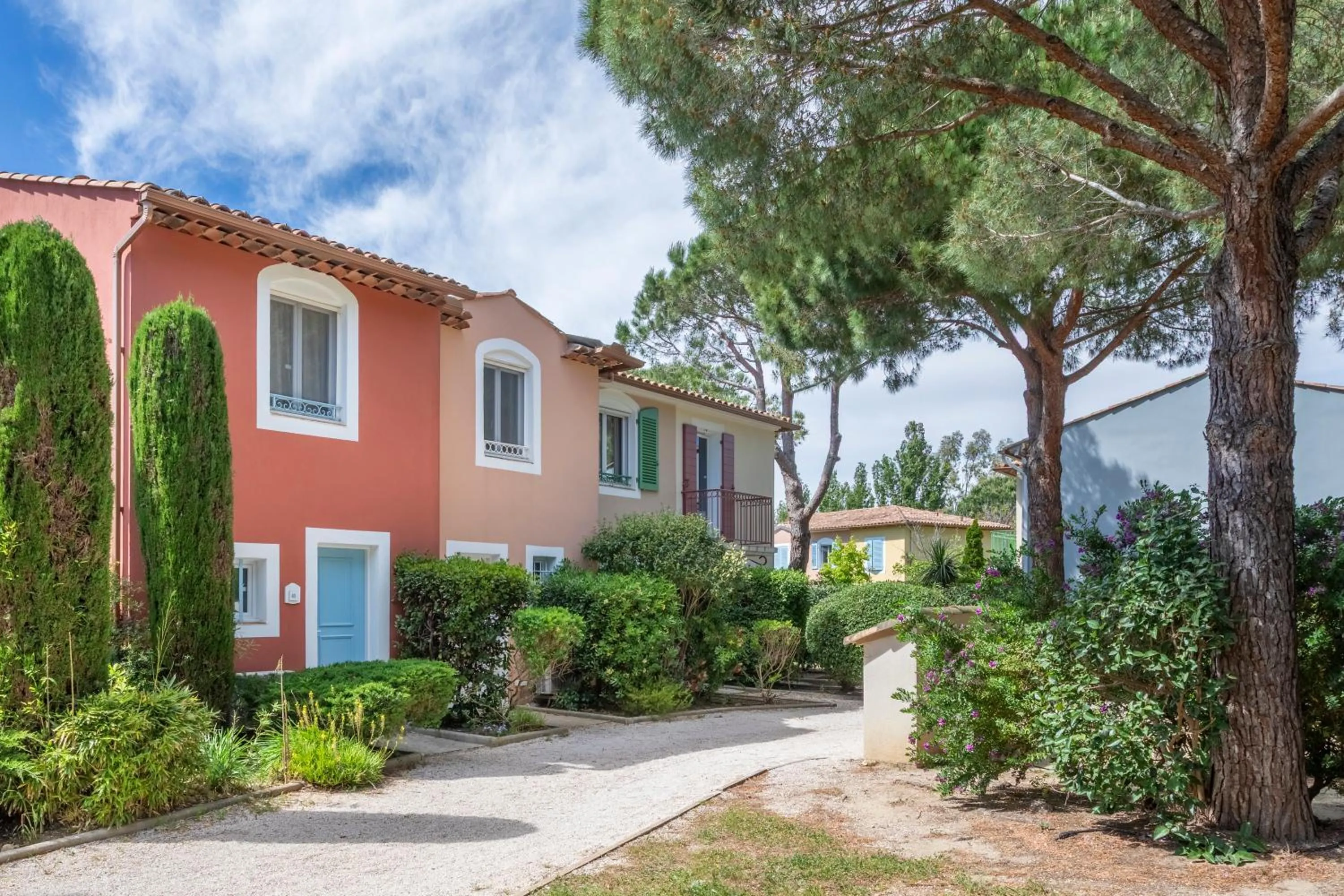 Property building in Résidence Pierre & Vacances le Hameau de la Pinède