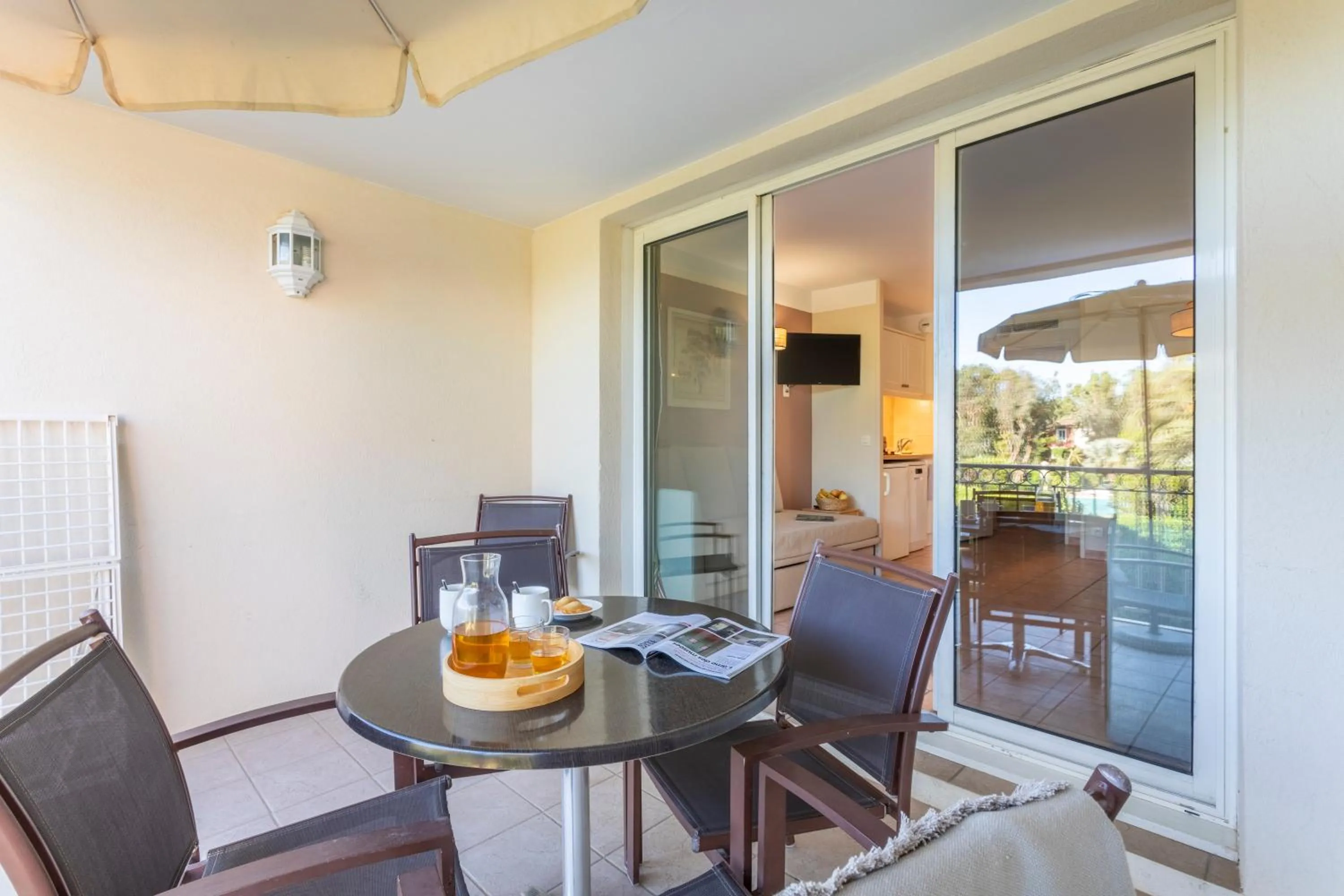 Patio in Résidence Pierre & Vacances le Hameau de la Pinède