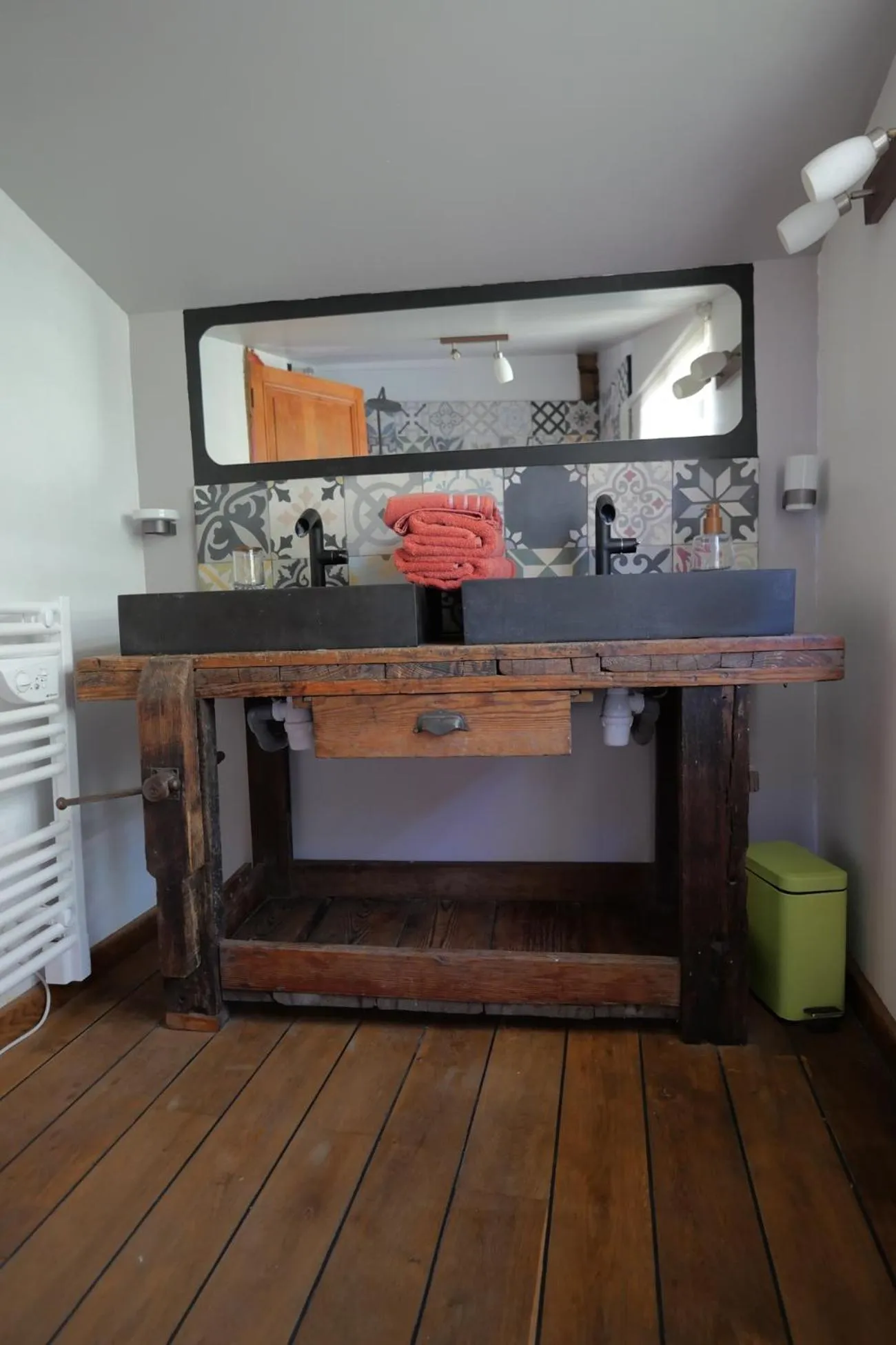 Bathroom in La lauze et l'anguille