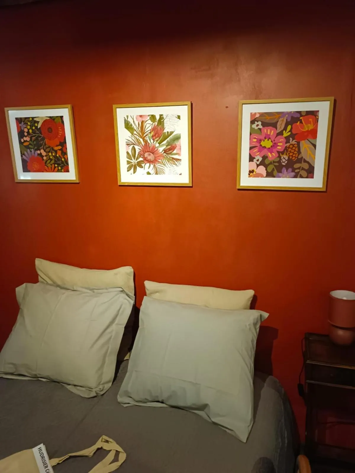 Bedroom in La lauze et l'anguille