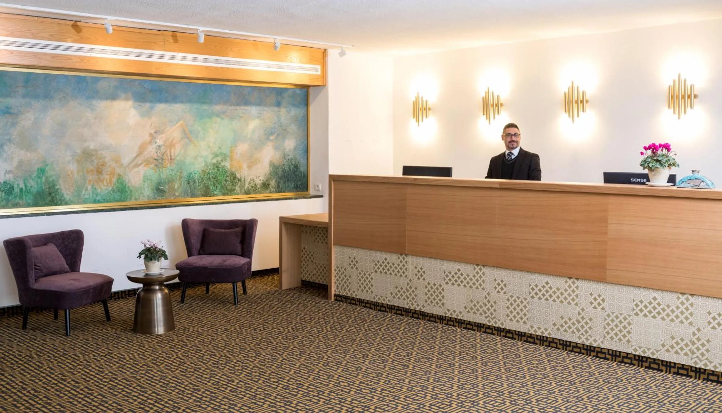 Lobby or reception in Seven Arches Hotel