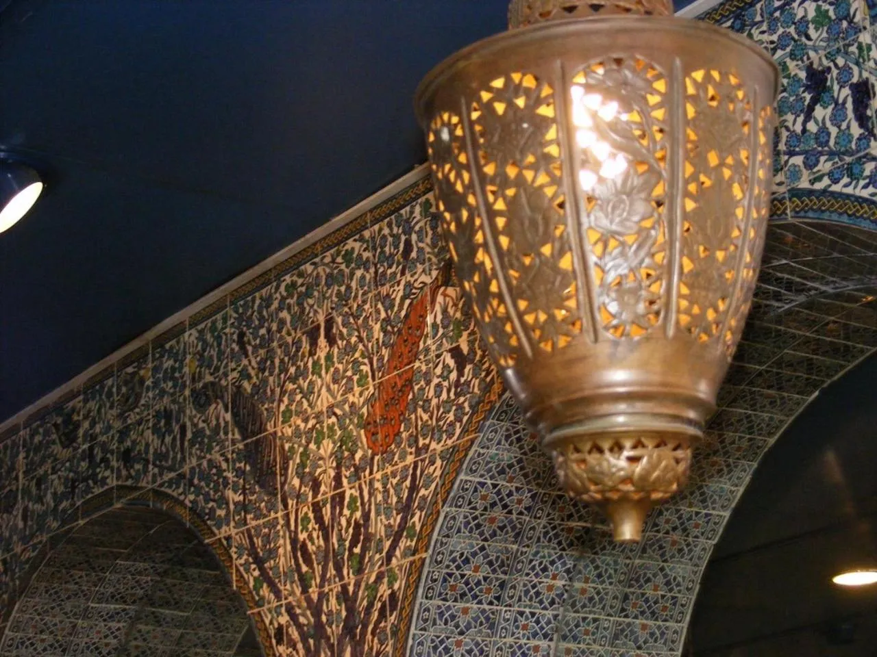 Decorative detail in Seven Arches Hotel