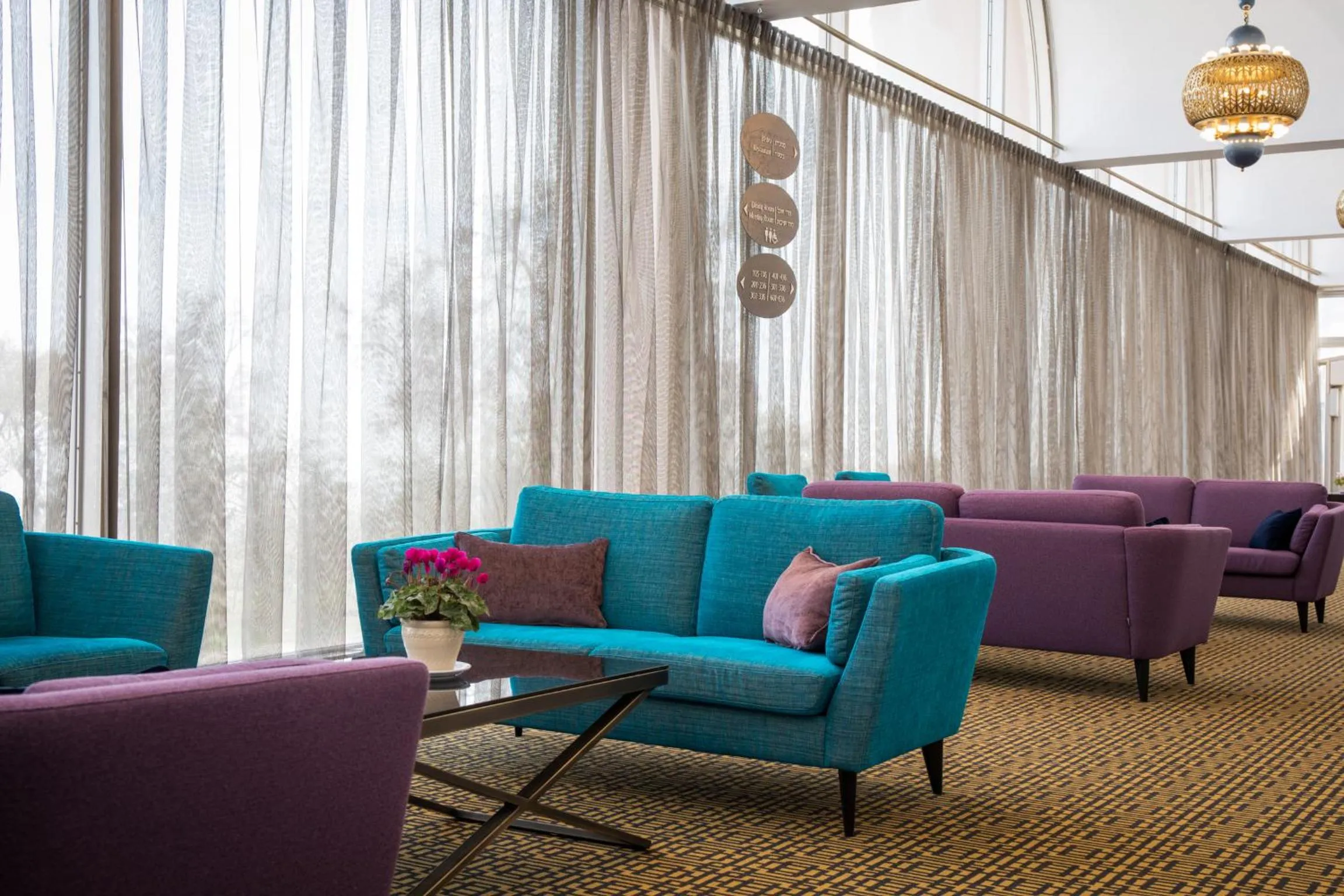 Lobby or reception in Seven Arches Hotel