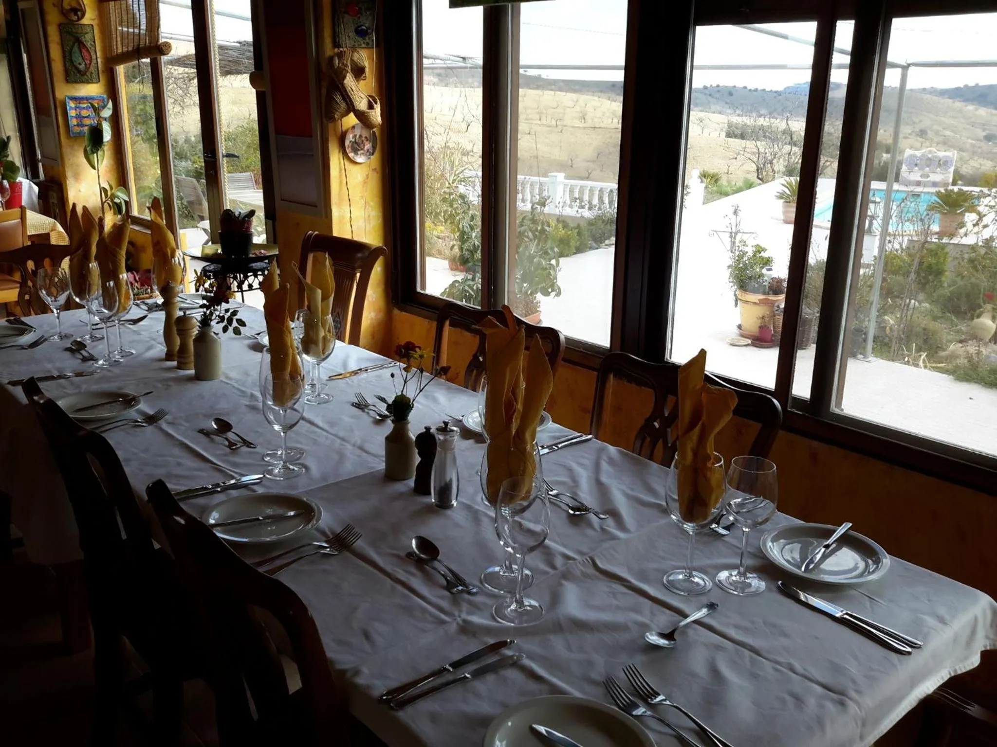 Restaurant/places to eat in Casa Joya