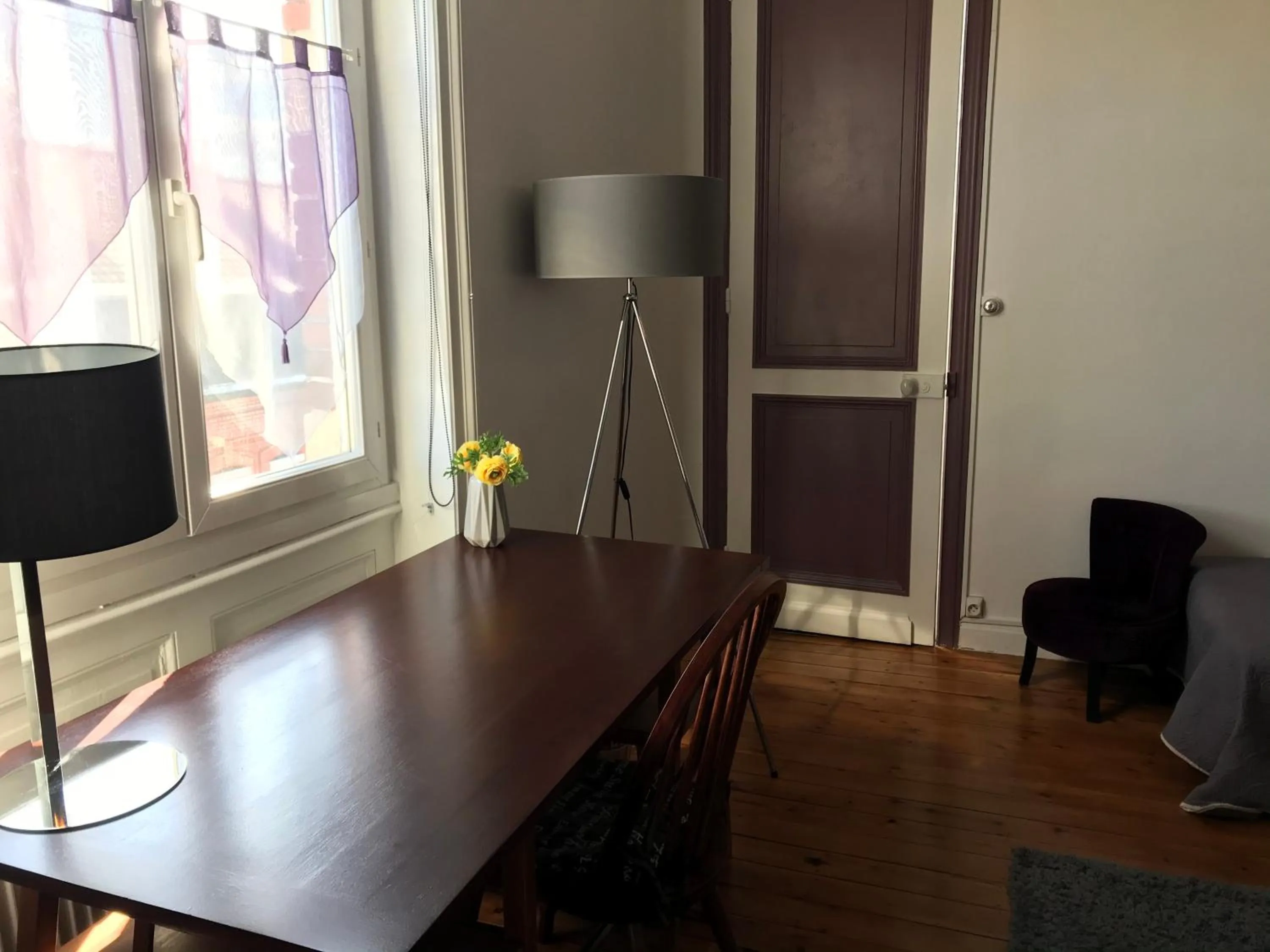 Seating area in Abri du Passant