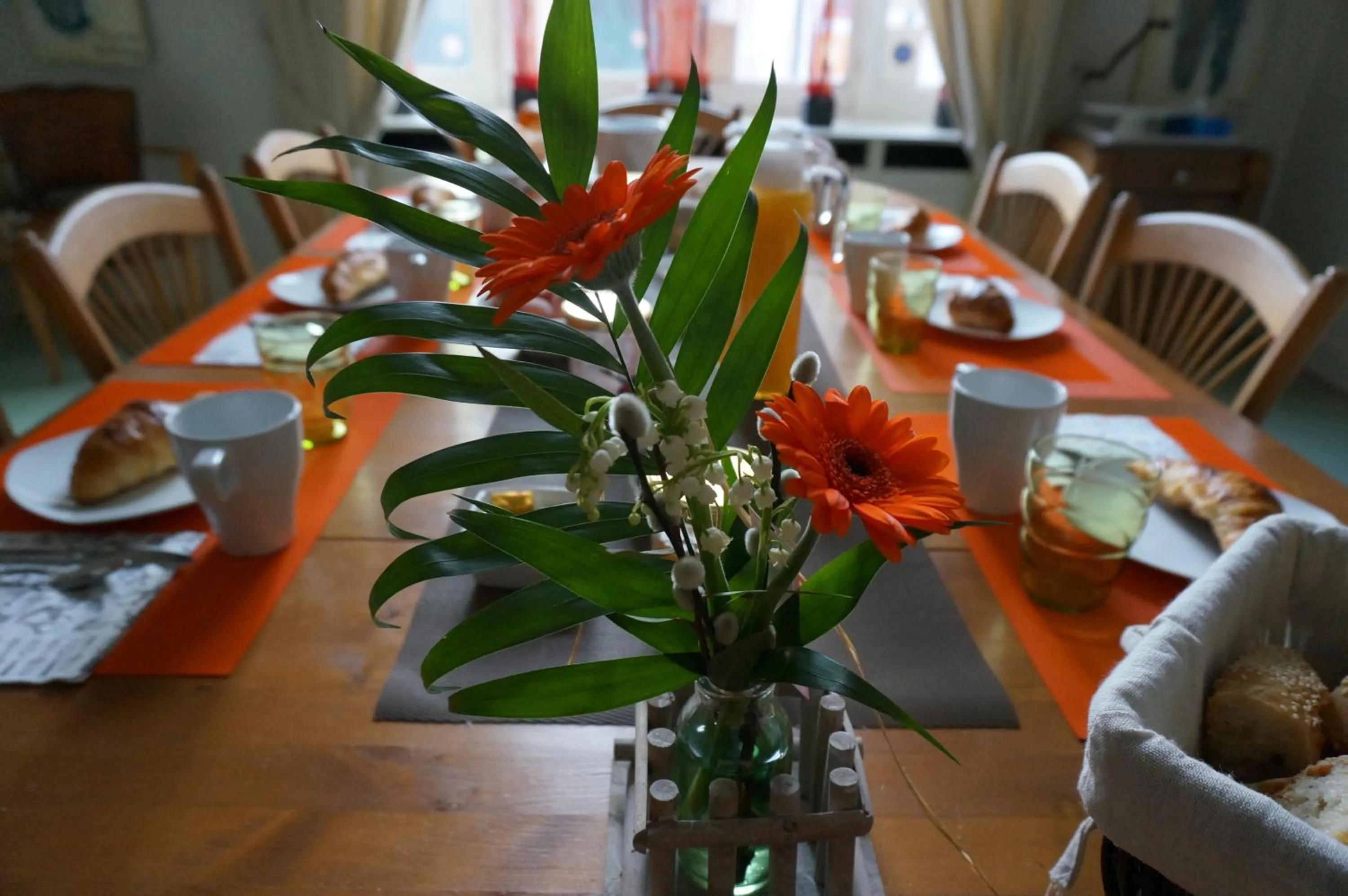 Decorative detail in Abri du Passant