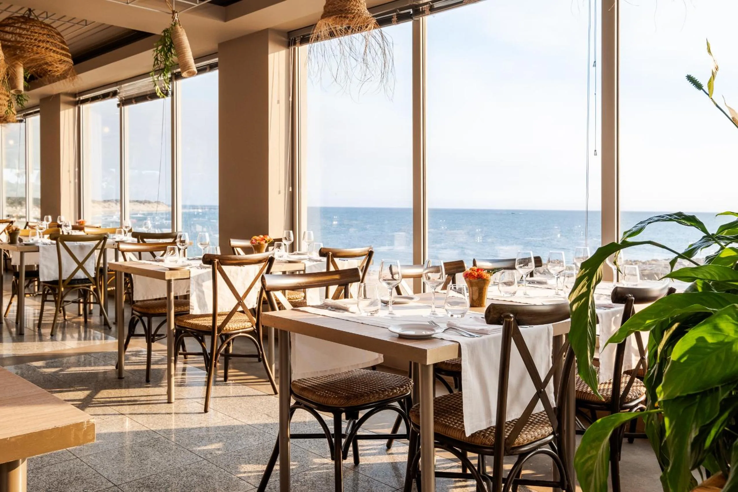 Restaurant/places to eat in Axis Ofir Beach Resort Hotel