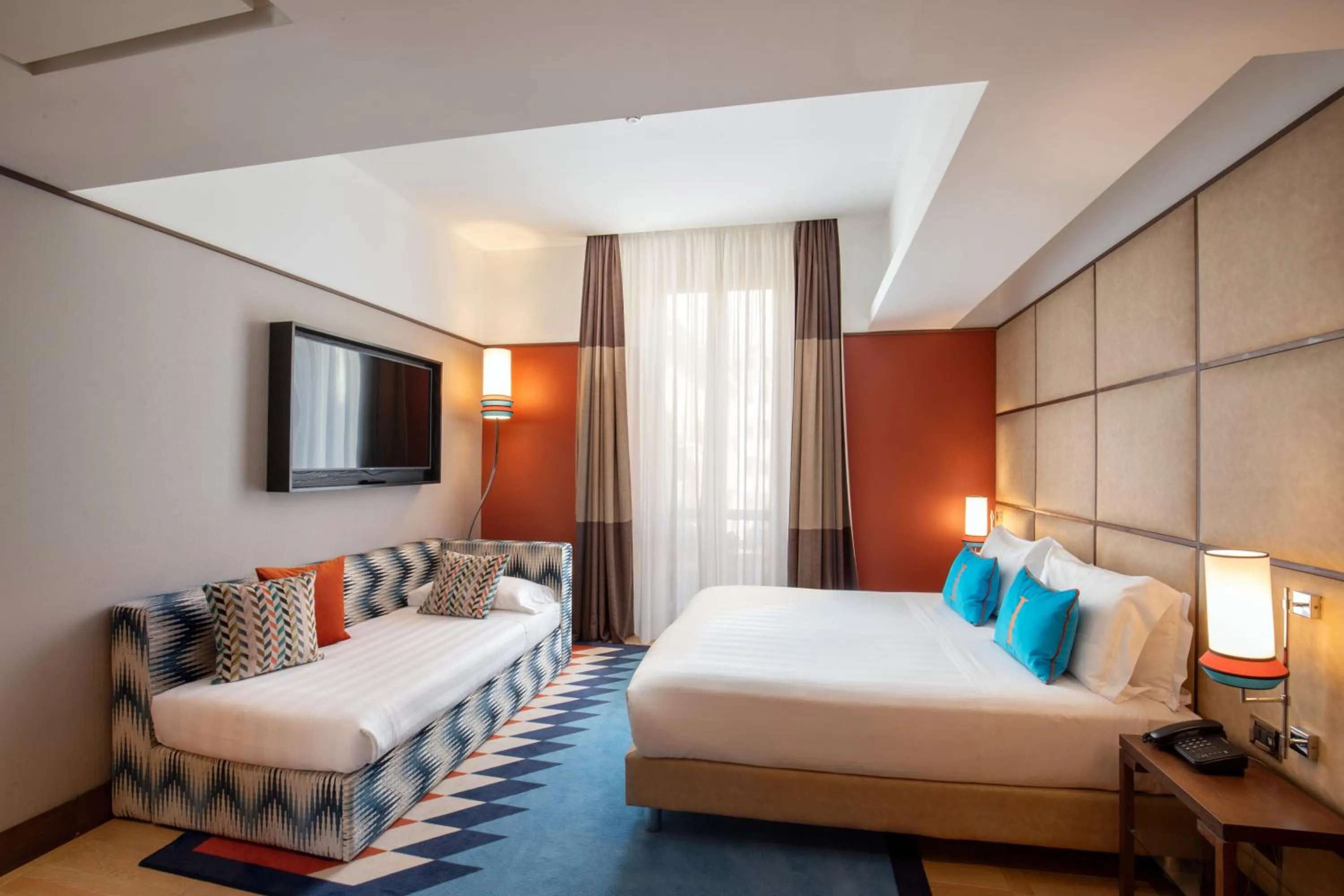 Bedroom, Bed in The Independent Hotel